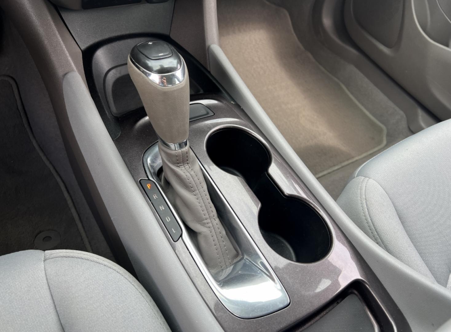 2020 WHITE /Gray Cloth Chevrolet Malibu LS (1G1ZC5ST6LF) with an 1.5L 4 Cyl. engine, Automatic transmission, located at 506 S. Kingshighway, Cape Girardeau, MO, 63703, (573) 235-5000, 37.294991, -89.553635 - 2020 Chevrolet Malibu LS 1-Owner 106xxx miles Front Wheel Drive 1.5L 4 Cyl. Automatic Backup Camera Bluetooth Cruise Power Windows/Locks/Mirrors We have financing available and we accept trades! Fill out a credit application on our website or come by today! If you have any questions, give - Photo#21