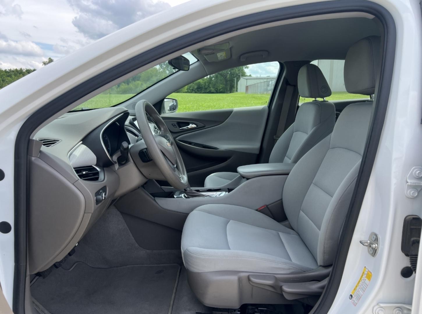 2020 WHITE /Gray Cloth Chevrolet Malibu LS (1G1ZC5ST6LF) with an 1.5L 4 Cyl. engine, Automatic transmission, located at 506 S. Kingshighway, Cape Girardeau, MO, 63703, (573) 235-5000, 37.294991, -89.553635 - 2020 Chevrolet Malibu LS 1-Owner 106xxx miles Front Wheel Drive 1.5L 4 Cyl. Automatic Backup Camera Bluetooth Cruise Power Windows/Locks/Mirrors We have financing available and we accept trades! Fill out a credit application on our website or come by today! If you have any questions, give - Photo#11