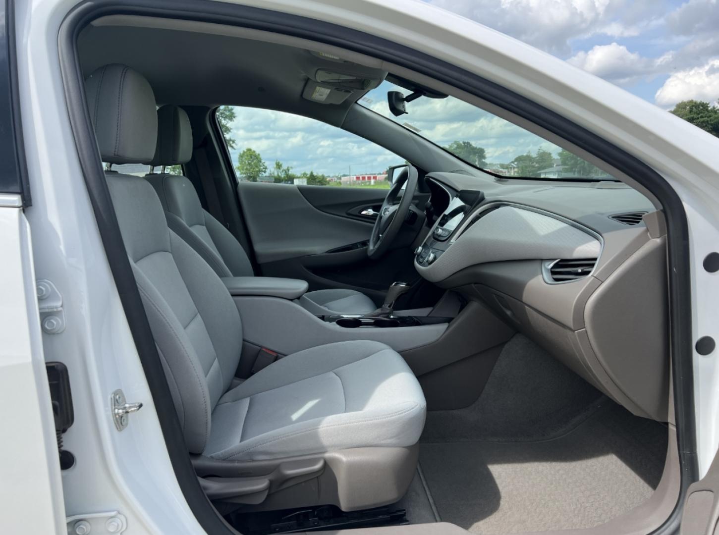 2020 WHITE /Gray Cloth Chevrolet Malibu LS (1G1ZC5ST6LF) with an 1.5L 4 Cyl. engine, Automatic transmission, located at 506 S. Kingshighway, Cape Girardeau, MO, 63703, (573) 235-5000, 37.294991, -89.553635 - 2020 Chevrolet Malibu LS 1-Owner 106xxx miles Front Wheel Drive 1.5L 4 Cyl. Automatic Backup Camera Bluetooth Cruise Power Windows/Locks/Mirrors We have financing available and we accept trades! Fill out a credit application on our website or come by today! If you have any questions, give - Photo#13