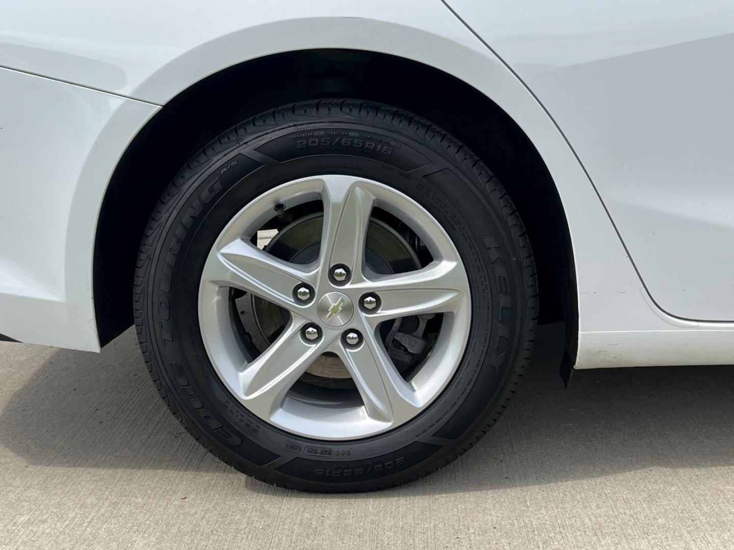 2020 WHITE /Gray Cloth Chevrolet Malibu LS (1G1ZC5ST6LF) with an 1.5L 4 Cyl. engine, Automatic transmission, located at 506 S. Kingshighway, Cape Girardeau, MO, 63703, (573) 235-5000, 37.294991, -89.553635 - 2020 Chevrolet Malibu LS 1-Owner 106xxx miles Front Wheel Drive 1.5L 4 Cyl. Automatic Backup Camera Bluetooth Cruise Power Windows/Locks/Mirrors We have financing available and we accept trades! Fill out a credit application on our website or come by today! If you have any questions, give - Photo#36