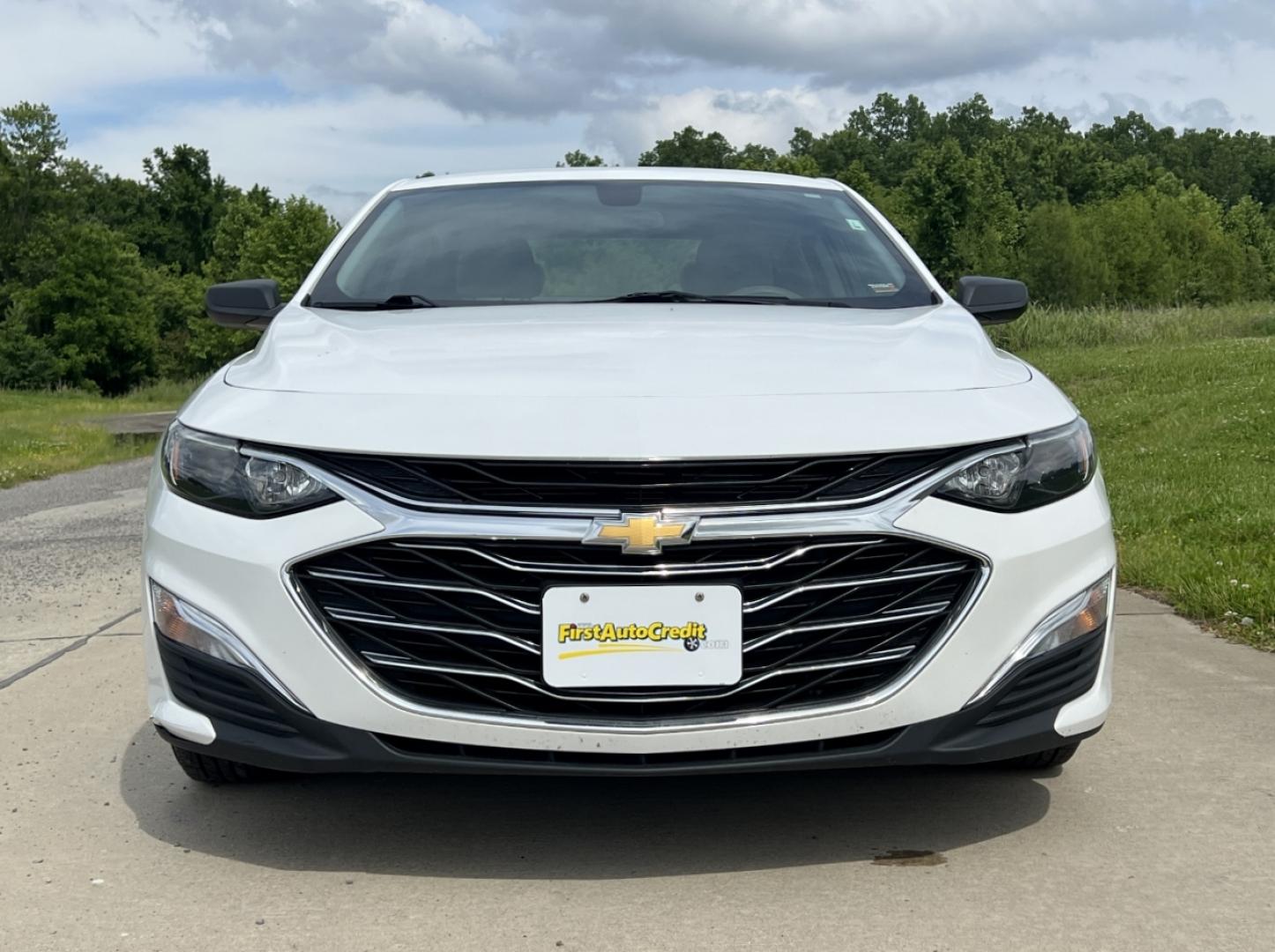 2020 WHITE /Gray Cloth Chevrolet Malibu LS (1G1ZC5ST6LF) with an 1.5L 4 Cyl. engine, Automatic transmission, located at 506 S. Kingshighway, Cape Girardeau, MO, 63703, (573) 235-5000, 37.294991, -89.553635 - 2020 Chevrolet Malibu LS 1-Owner 106xxx miles Front Wheel Drive 1.5L 4 Cyl. Automatic Backup Camera Bluetooth Cruise Power Windows/Locks/Mirrors We have financing available and we accept trades! Fill out a credit application on our website or come by today! If you have any questions, give - Photo#9