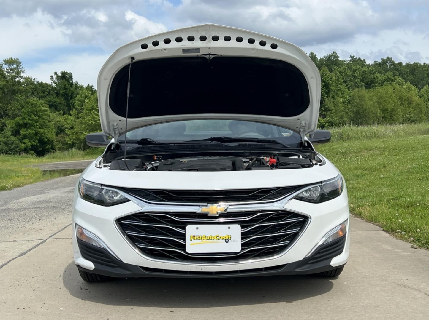 2020 WHITE /Gray Cloth Chevrolet Malibu LS (1G1ZC5ST6LF) with an 1.5L 4 Cyl. engine, Automatic transmission, located at 506 S. Kingshighway, Cape Girardeau, MO, 63703, (573) 235-5000, 37.294991, -89.553635 - 2020 Chevrolet Malibu LS 1-Owner 106xxx miles Front Wheel Drive 1.5L 4 Cyl. Automatic Backup Camera Bluetooth Cruise Power Windows/Locks/Mirrors We have financing available and we accept trades! Fill out a credit application on our website or come by today! If you have any questions, give - Photo#31