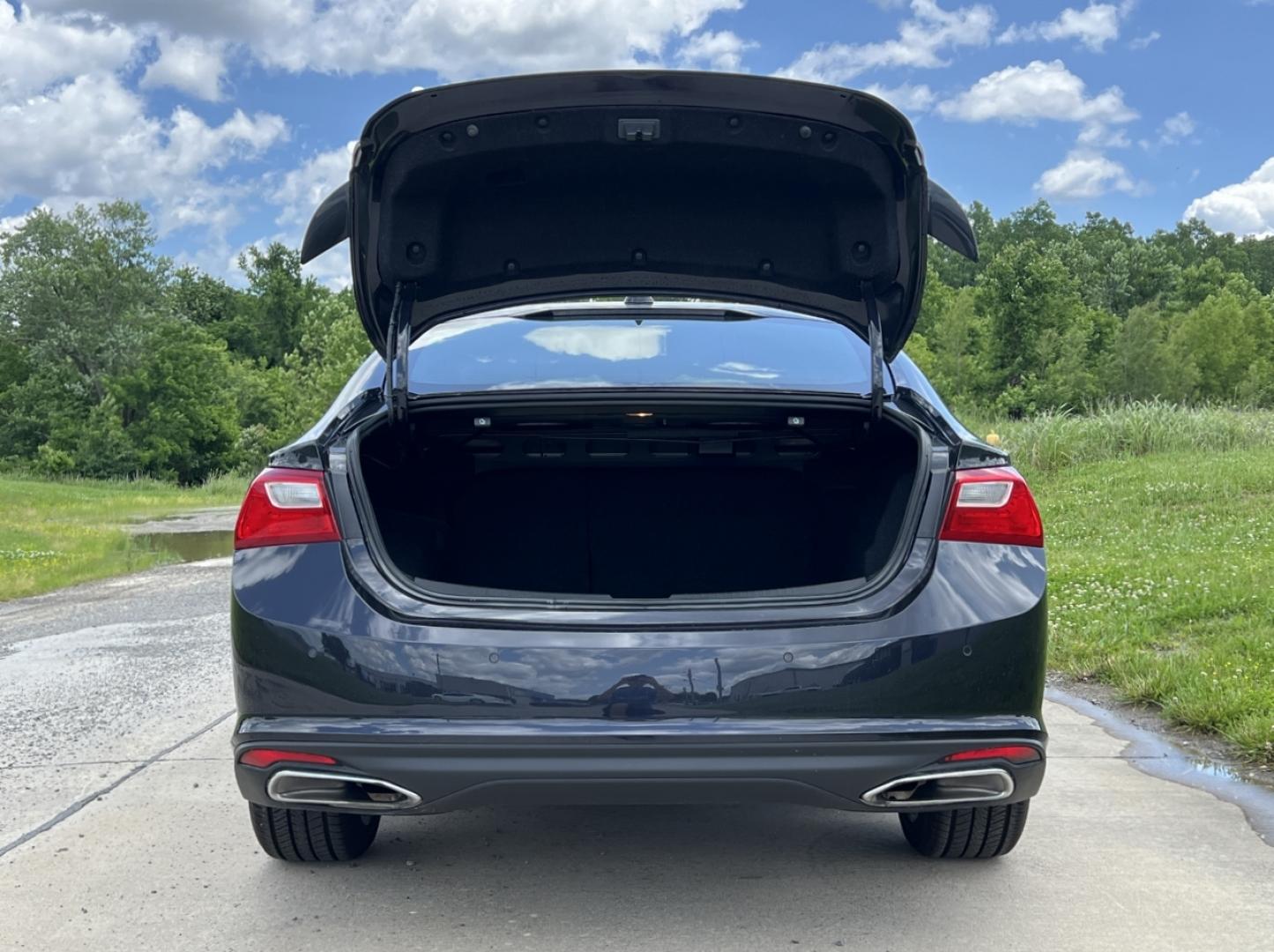 2022 GRAY /Black Cloth Chevrolet Malibu RS (1G1ZG5STXNF) with an 1.5L 4 Cyl. engine, Automatic transmission, located at 506 S. Kingshighway, Cape Girardeau, MO, 63703, (573) 235-5000, 37.294991, -89.553635 - 2022 Chevrolet Malibu RS 1-Owner 110xxx miles Front Wheel Drive 1.5L 4 Cyl. Automatic Backup Camera Bluetooth Cruise Power Windows/Locks/Mirrors We have financing available and we accept trades! Fill out a credit application on our website or come by today! If you have any questions, give - Photo#17