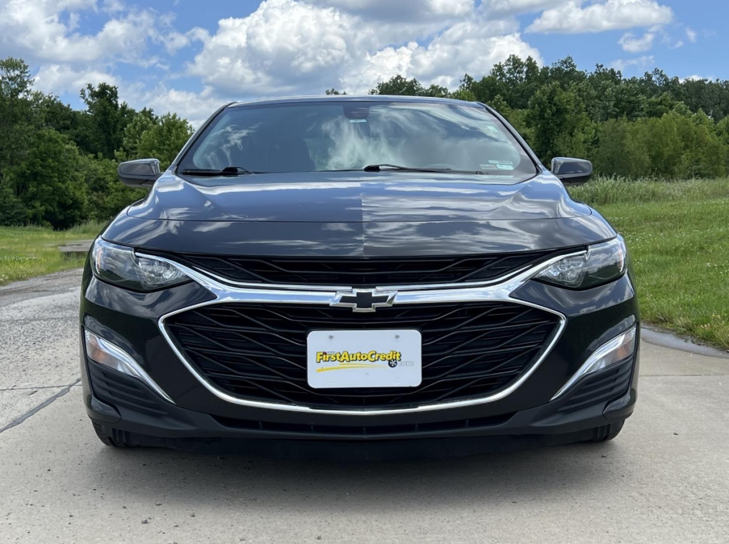 2022 GRAY /Black Cloth Chevrolet Malibu RS (1G1ZG5STXNF) with an 1.5L 4 Cyl. engine, Automatic transmission, located at 506 S. Kingshighway, Cape Girardeau, MO, 63703, (573) 235-5000, 37.294991, -89.553635 - 2022 Chevrolet Malibu RS 1-Owner 110xxx miles Front Wheel Drive 1.5L 4 Cyl. Automatic Backup Camera Bluetooth Cruise Power Windows/Locks/Mirrors We have financing available and we accept trades! Fill out a credit application on our website or come by today! If you have any questions, give - Photo#10