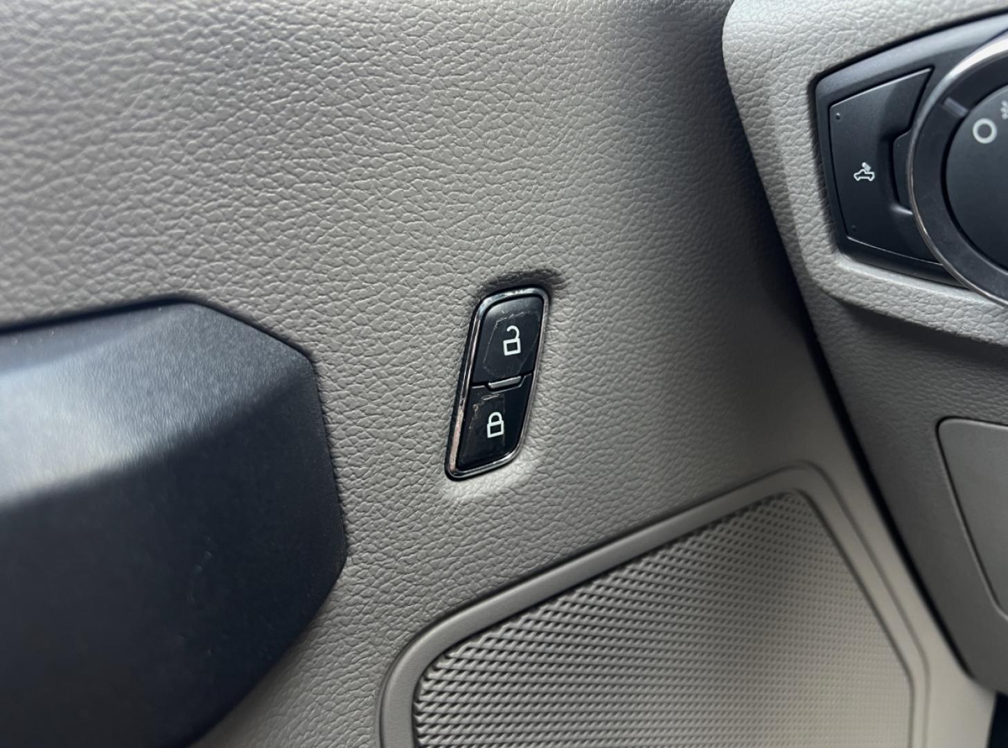 2016 SILVER /Gray Cloth Ford F-150 XL (1FTFX1EF6GK) with an 5.0L V8 engine, Automatic transmission, located at 2990 Old Orchard Rd., Jackson, MO, 63755, 37.354214, -89.612106 - 2016 Ford F150 XL 140xxx miles 4x4 5.0L V8 Automatic New Tires 22" Wheels Cruise Power Windows/Locks/Mirrors We have financing available and we accept trades! Fill out a credit application on our website or come by today! If you have any questions, give us a call at (573) 204-7777 or visit - Photo#26