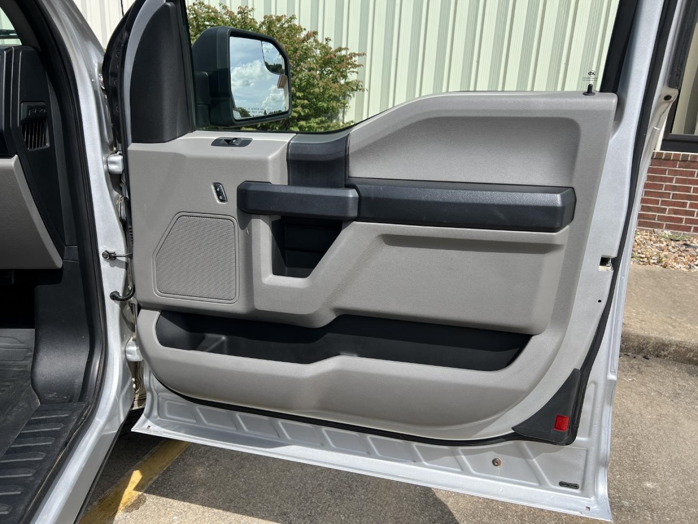 2016 SILVER /Gray Cloth Ford F-150 XL (1FTFX1EF6GK) with an 5.0L V8 engine, Automatic transmission, located at 2990 Old Orchard Rd., Jackson, MO, 63755, 37.354214, -89.612106 - 2016 Ford F150 XL 140xxx miles 4x4 5.0L V8 Automatic New Tires 22" Wheels Cruise Power Windows/Locks/Mirrors We have financing available and we accept trades! Fill out a credit application on our website or come by today! If you have any questions, give us a call at (573) 204-7777 or visit - Photo#11