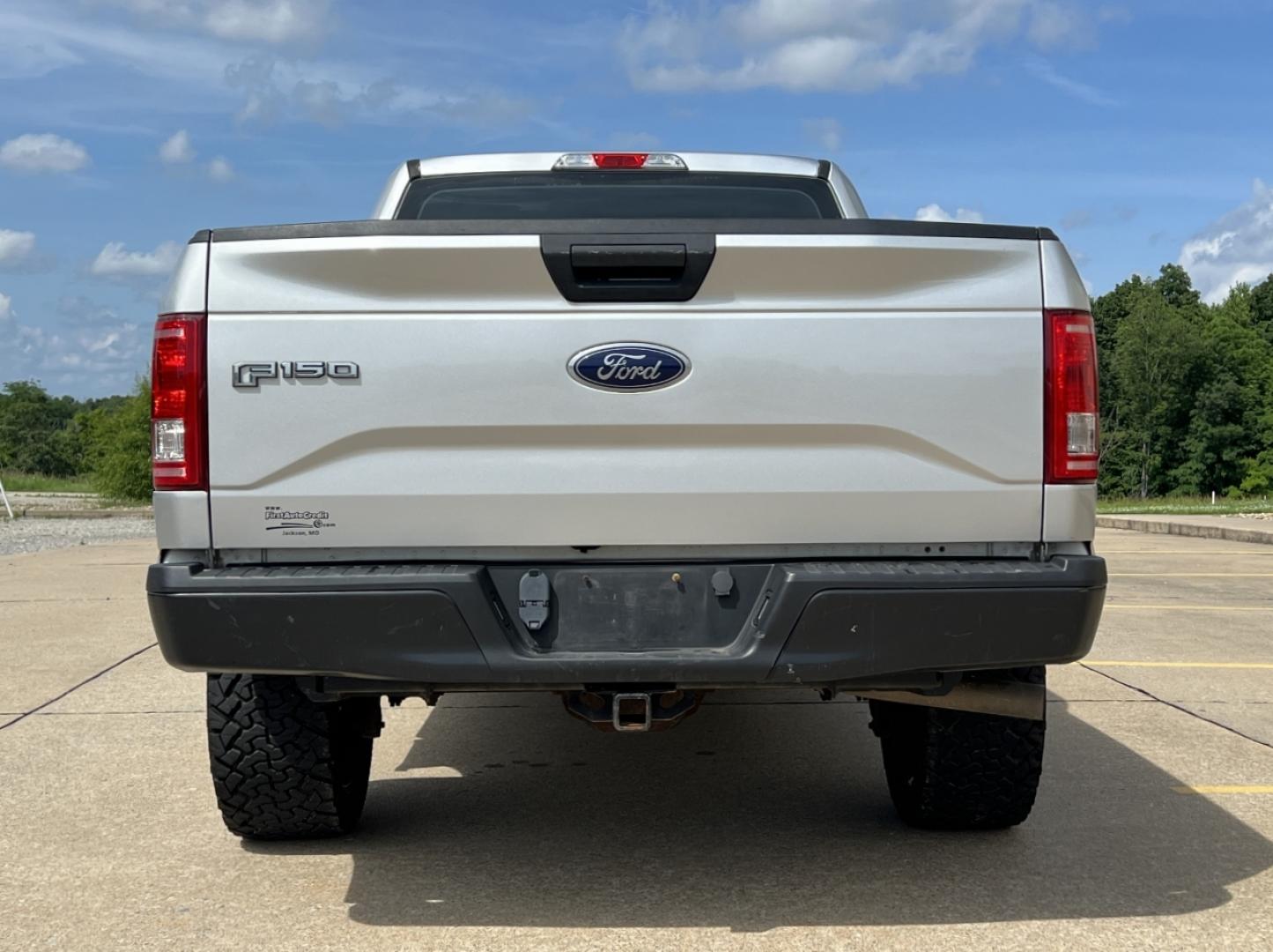 2016 SILVER /Gray Cloth Ford F-150 XL (1FTFX1EF6GK) with an 5.0L V8 engine, Automatic transmission, located at 2990 Old Orchard Rd., Jackson, MO, 63755, 37.354214, -89.612106 - 2016 Ford F150 XL 140xxx miles 4x4 5.0L V8 Automatic New Tires 22" Wheels Cruise Power Windows/Locks/Mirrors We have financing available and we accept trades! Fill out a credit application on our website or come by today! If you have any questions, give us a call at (573) 204-7777 or visit - Photo#7