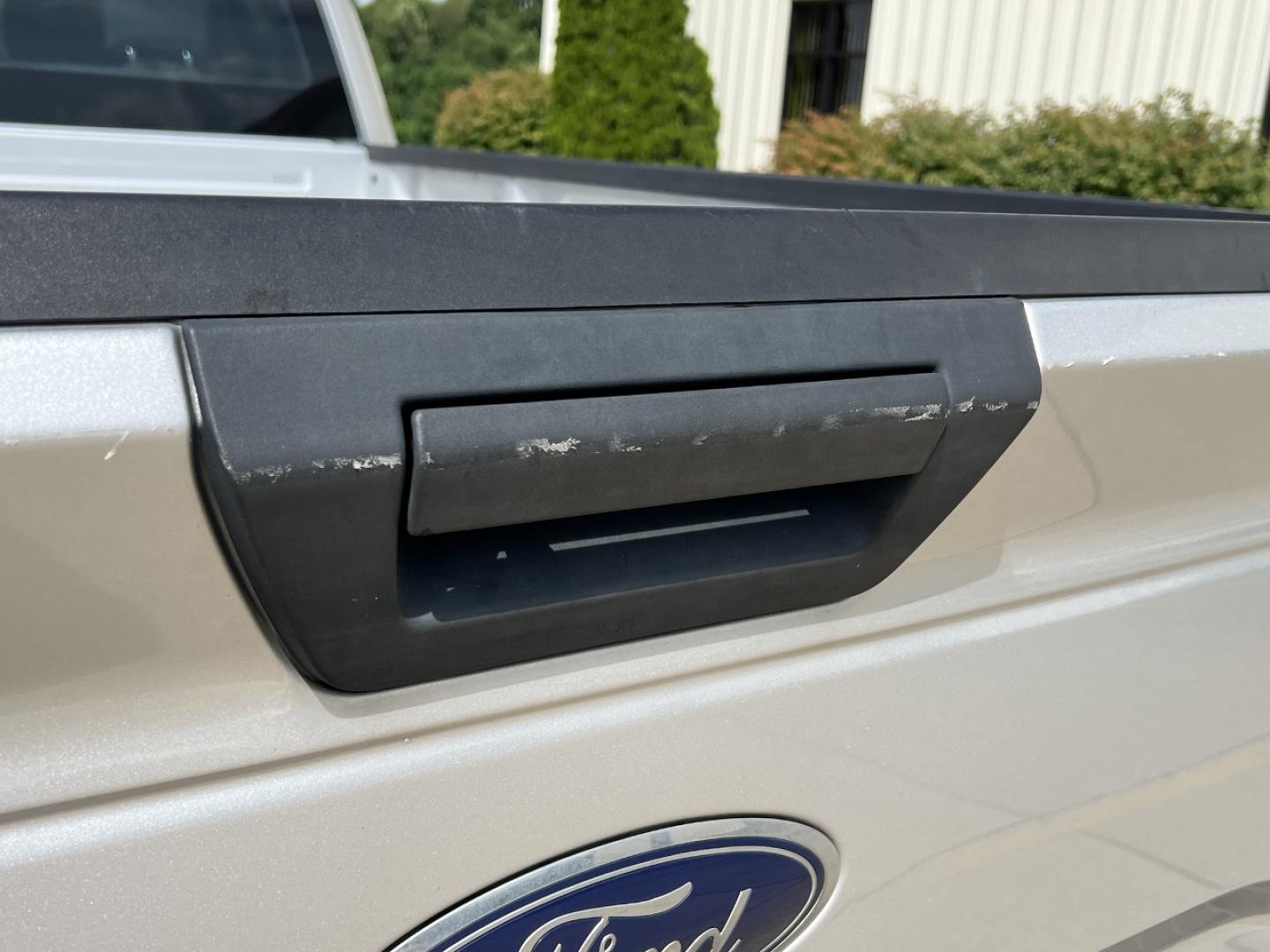 2016 SILVER /Gray Cloth Ford F-150 XL (1FTFX1EF6GK) with an 5.0L V8 engine, Automatic transmission, located at 2990 Old Orchard Rd., Jackson, MO, 63755, 37.354214, -89.612106 - 2016 Ford F150 XL 140xxx miles 4x4 5.0L V8 Automatic New Tires 22" Wheels Cruise Power Windows/Locks/Mirrors We have financing available and we accept trades! Fill out a credit application on our website or come by today! If you have any questions, give us a call at (573) 204-7777 or visit - Photo#35