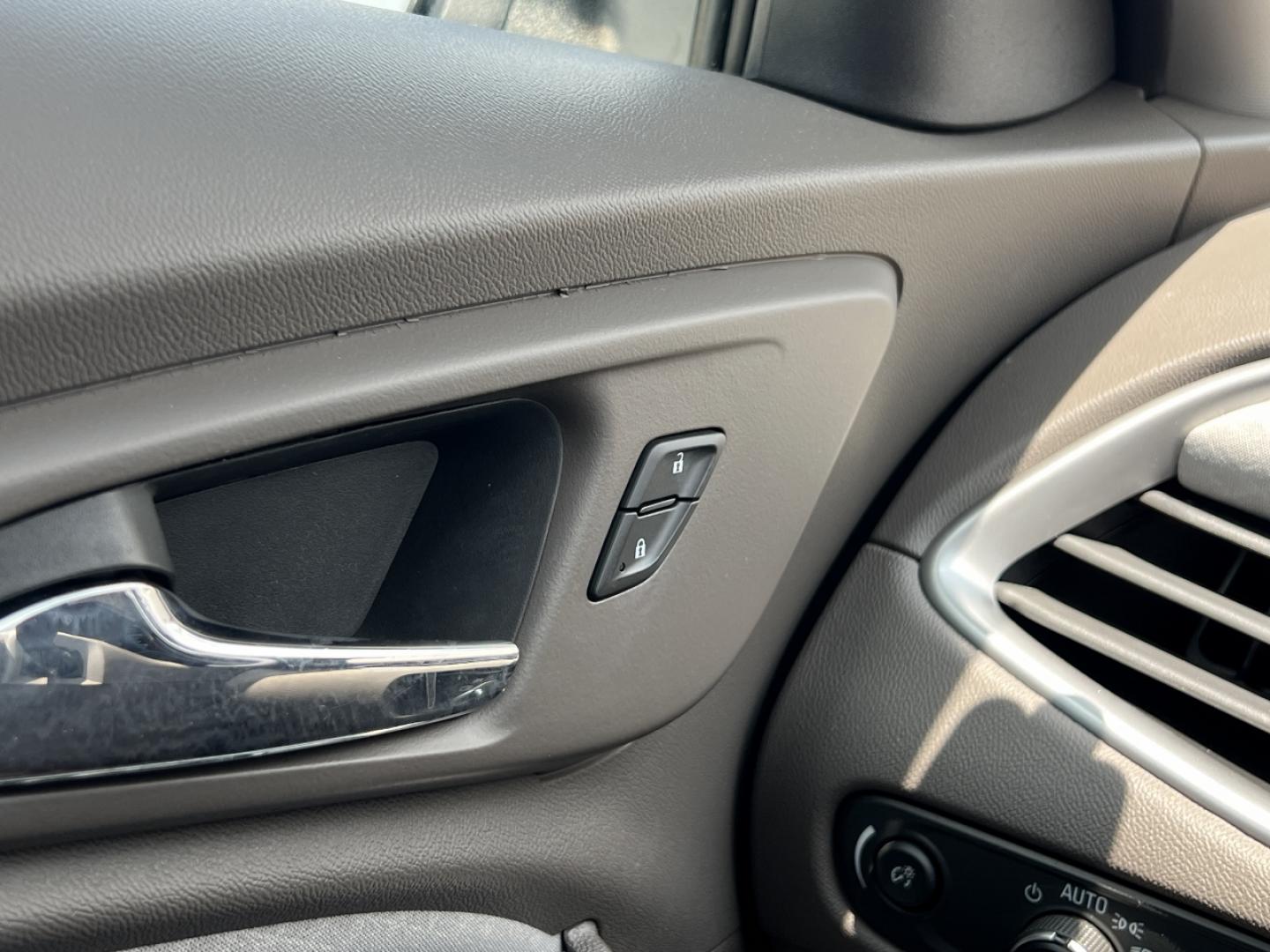 2020 WHITE /Gray Cloth Chevrolet Malibu LS (1G1ZC5ST8LF) with an 1.5L 4 Cyl. engine, Automatic transmission, located at 506 S. Kingshighway, Cape Girardeau, MO, 63703, (573) 235-5000, 37.294991, -89.553635 - 2020 Chevrolet Malibu LS 1-Owner 99xxx miles Front Wheel Drive 1.5L 4 Cyl. Automatic Backup Camera Bluetooth Cruise Power Windows/Locks/Mirrors We have financing available and we accept trades! Fill out a credit application on our website or come by today! If you have any questions, give - Photo#28