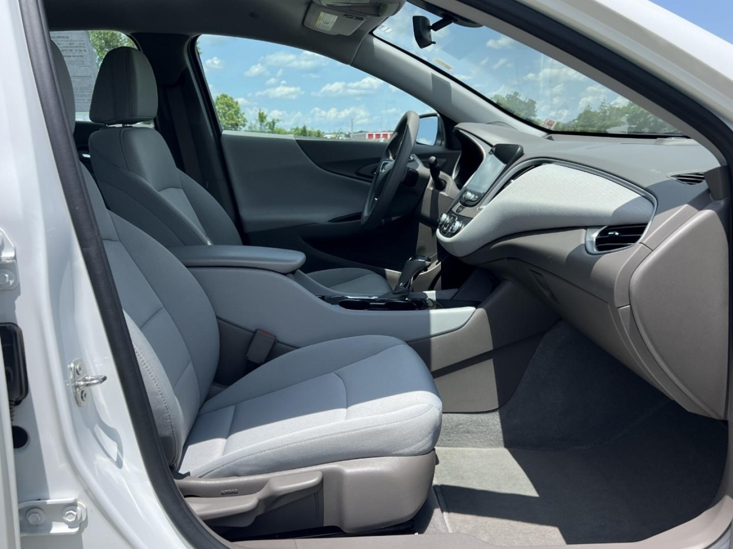 2020 WHITE /Gray Cloth Chevrolet Malibu LS (1G1ZC5ST8LF) with an 1.5L 4 Cyl. engine, Automatic transmission, located at 506 S. Kingshighway, Cape Girardeau, MO, 63703, (573) 235-5000, 37.294991, -89.553635 - 2020 Chevrolet Malibu LS 1-Owner 99xxx miles Front Wheel Drive 1.5L 4 Cyl. Automatic Backup Camera Bluetooth Cruise Power Windows/Locks/Mirrors We have financing available and we accept trades! Fill out a credit application on our website or come by today! If you have any questions, give - Photo#13