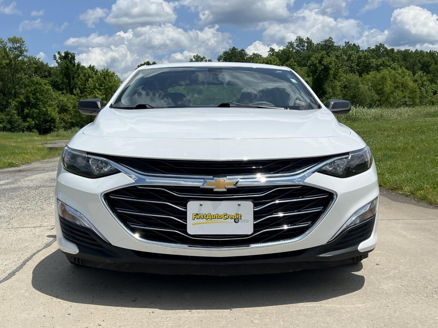 2020 WHITE /Gray Cloth Chevrolet Malibu LS (1G1ZC5ST8LF) with an 1.5L 4 Cyl. engine, Automatic transmission, located at 506 S. Kingshighway, Cape Girardeau, MO, 63703, (573) 235-5000, 37.294991, -89.553635 - 2020 Chevrolet Malibu LS 1-Owner 99xxx miles Front Wheel Drive 1.5L 4 Cyl. Automatic Backup Camera Bluetooth Cruise Power Windows/Locks/Mirrors We have financing available and we accept trades! Fill out a credit application on our website or come by today! If you have any questions, give - Photo#9