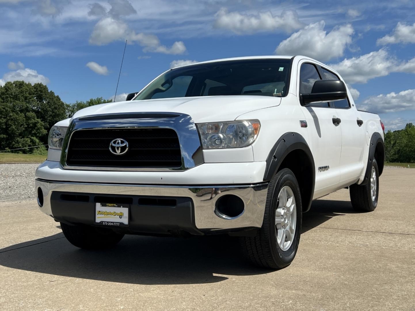 2008 WHITE /Tan Cloth Toyota Tundra SR5 CrewMax 5.7L 4WD (5TFDV54108X) with an 5.7L V8 engine, Automatic transmission, located at 2990 Old Orchard Rd., Jackson, MO, 63755, 37.354214, -89.612106 - 2008 Toyota Tundra SR5 122xxx miles 4x4 5.7L V8 Automatic Navigation Power Driver Seat Cruise Power Windows/Locks/Mirrors We have financing available and we accept trades! Fill out a credit application on our website or come by today! If you have any questions, give us a call at (573) 204- - Photo#5