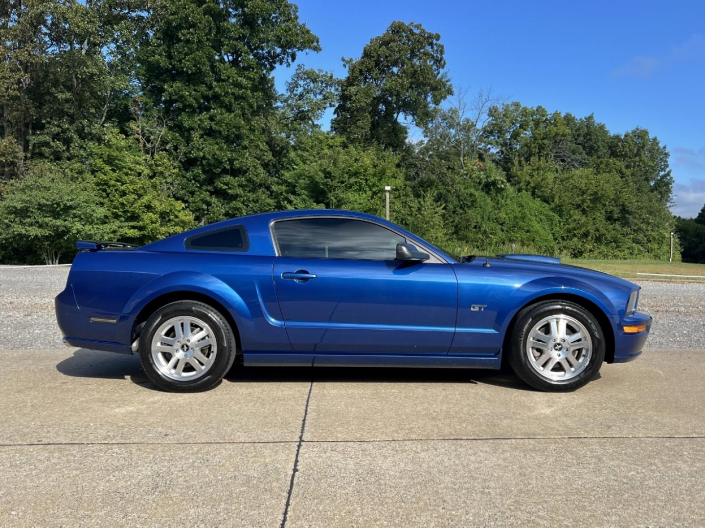 2007 BLUE /Gray Leather Ford Mustang GT Deluxe Coupe (1ZVHT82H175) with an 4.6L V8 engine, Automatic transmission, located at 2990 Old Orchard Rd., Jackson, MO, 63755, 37.354214, -89.612106 - 2007 Ford Mustang GT Deluxe Only 89xxx miles Rear Wheel Drive 4.6L V8 5-Speed Manual Leather Power Driver Seat Cruise Power Windows/Locks/Mirrors We have financing available and we accept trades! Fill out a credit application on our website or come by today! If you have any questions, give - Photo#5