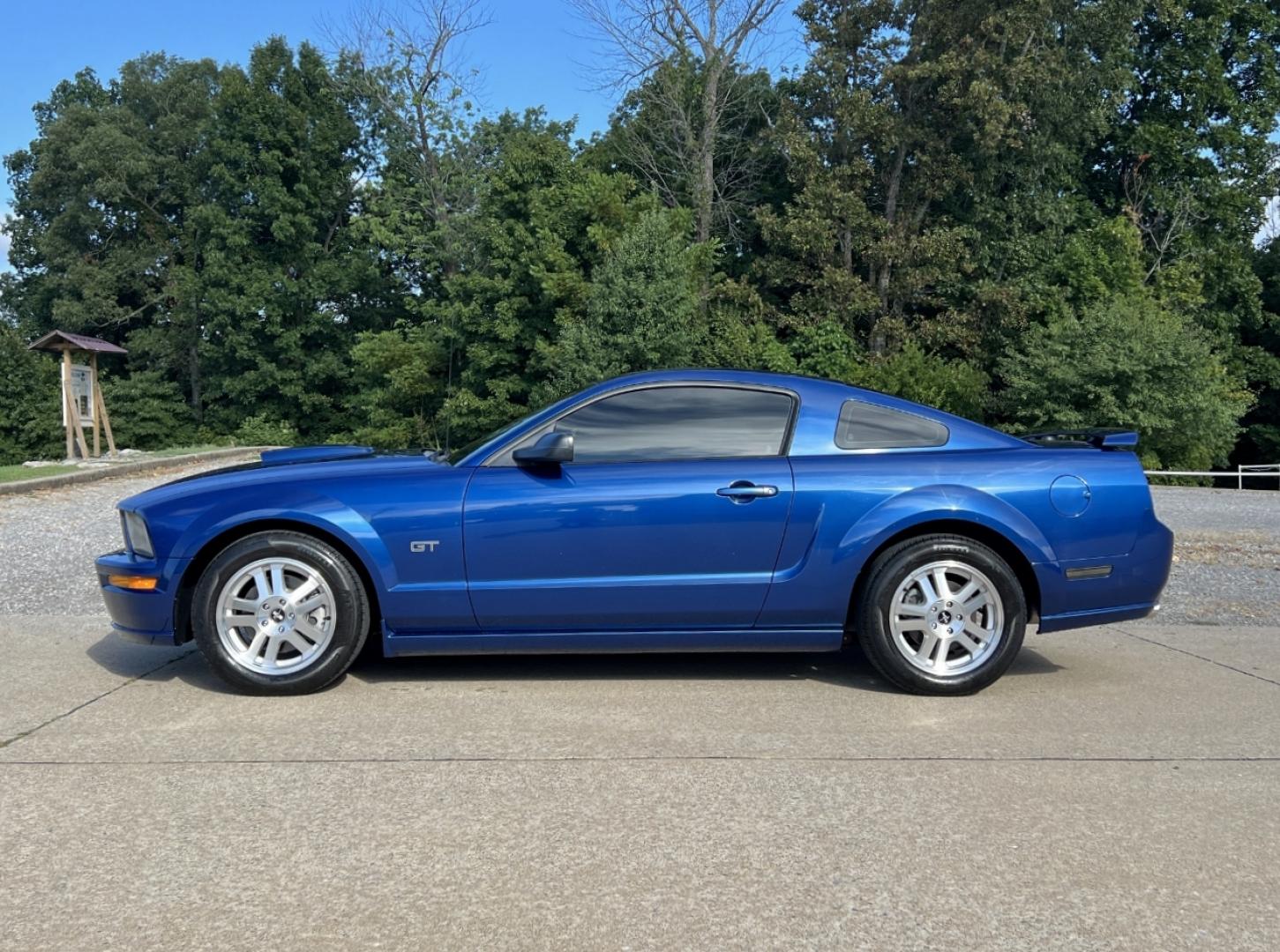 2007 BLUE /Gray Leather Ford Mustang GT Deluxe Coupe (1ZVHT82H175) with an 4.6L V8 engine, Automatic transmission, located at 2990 Old Orchard Rd., Jackson, MO, 63755, 37.354214, -89.612106 - 2007 Ford Mustang GT Deluxe Only 89xxx miles Rear Wheel Drive 4.6L V8 5-Speed Manual Leather Power Driver Seat Cruise Power Windows/Locks/Mirrors We have financing available and we accept trades! Fill out a credit application on our website or come by today! If you have any questions, give - Photo#4