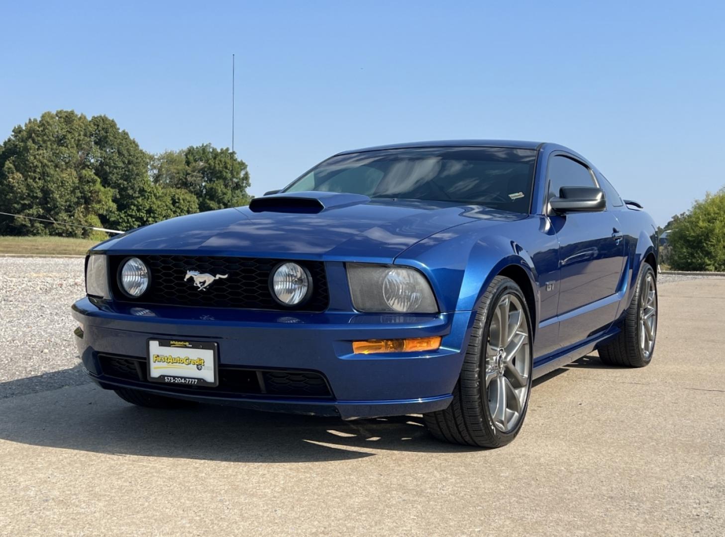 2007 BLUE /Gray Leather Ford Mustang GT Deluxe Coupe (1ZVHT82H175) with an 4.6L V8 engine, Automatic transmission, located at 2990 Old Orchard Rd., Jackson, MO, 63755, 37.354214, -89.612106 - 2007 Ford Mustang GT Deluxe Only 89xxx miles Rear Wheel Drive 4.6L V8 5-Speed Manual Leather Power Driver Seat Cruise Power Windows/Locks/Mirrors We have financing available and we accept trades! Fill out a credit application on our website or come by today! If you have any questions, give - Photo#3