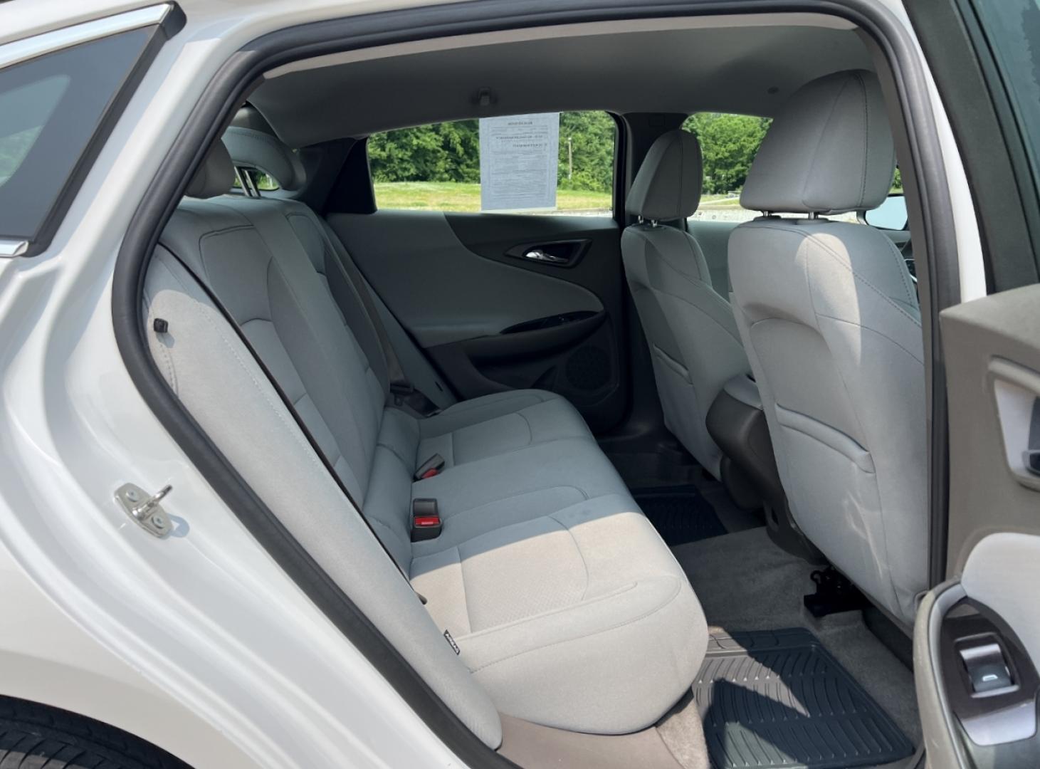 2020 WHITE /Gray Cloth Chevrolet Malibu LS (1G1ZC5ST6LF) with an 1.5L 4 Cyl. engine, Automatic transmission, located at 2990 Old Orchard Rd., Jackson, MO, 63755, 37.354214, -89.612106 - 2020 Chevrolet Malibu LS 1-Owner 113xxx miles Front Wheel Drive 1.5L 4 Cyl. Automatic Backup Camera Bluetooth Cruise Power Windows/Locks/Mirrors We have financing available and we accept trades! Fill out a credit application on our website or come by today! If you have any questions, give - Photo#15