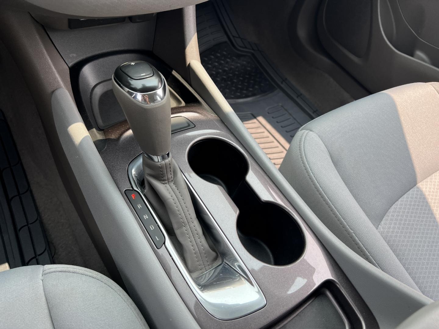 2020 WHITE /Gray Cloth Chevrolet Malibu LS (1G1ZC5ST6LF) with an 1.5L 4 Cyl. engine, Automatic transmission, located at 2990 Old Orchard Rd., Jackson, MO, 63755, 37.354214, -89.612106 - 2020 Chevrolet Malibu LS 1-Owner 113xxx miles Front Wheel Drive 1.5L 4 Cyl. Automatic Backup Camera Bluetooth Cruise Power Windows/Locks/Mirrors We have financing available and we accept trades! Fill out a credit application on our website or come by today! If you have any questions, give - Photo#21