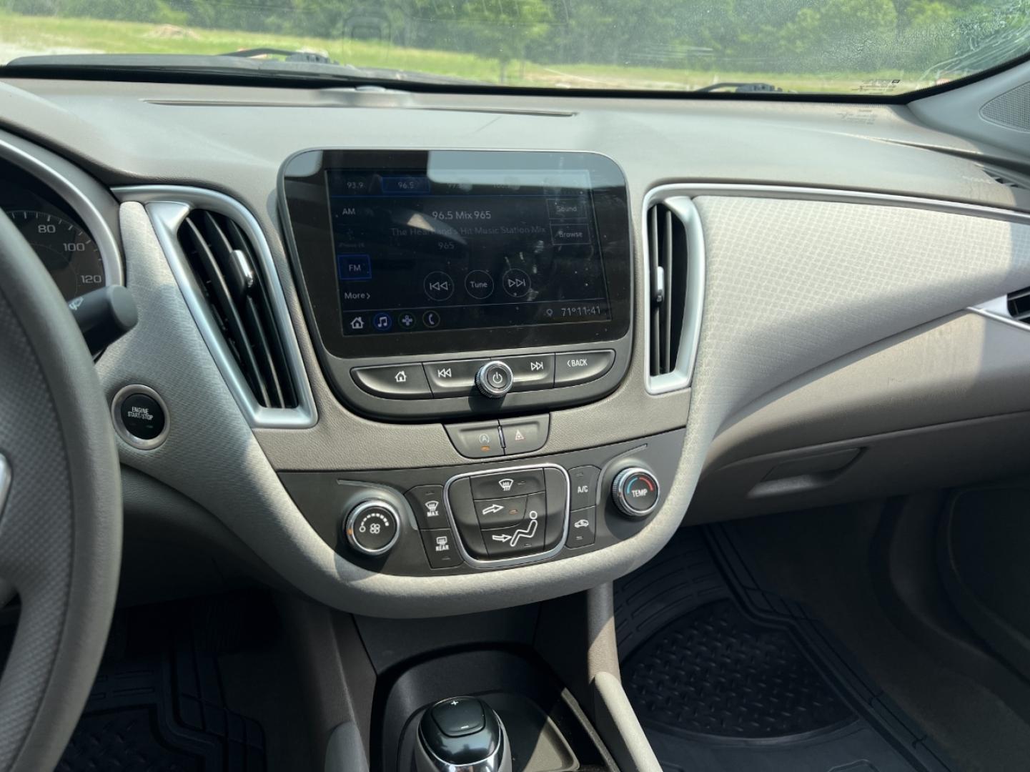2020 WHITE /Gray Cloth Chevrolet Malibu LS (1G1ZC5ST6LF) with an 1.5L 4 Cyl. engine, Automatic transmission, located at 2990 Old Orchard Rd., Jackson, MO, 63755, 37.354214, -89.612106 - 2020 Chevrolet Malibu LS 1-Owner 113xxx miles Front Wheel Drive 1.5L 4 Cyl. Automatic Backup Camera Bluetooth Cruise Power Windows/Locks/Mirrors We have financing available and we accept trades! Fill out a credit application on our website or come by today! If you have any questions, give - Photo#22