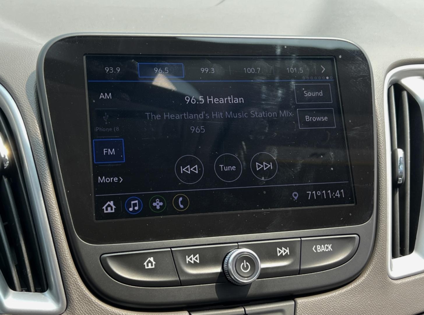 2020 WHITE /Gray Cloth Chevrolet Malibu LS (1G1ZC5ST6LF) with an 1.5L 4 Cyl. engine, Automatic transmission, located at 2990 Old Orchard Rd., Jackson, MO, 63755, 37.354214, -89.612106 - 2020 Chevrolet Malibu LS 1-Owner 113xxx miles Front Wheel Drive 1.5L 4 Cyl. Automatic Backup Camera Bluetooth Cruise Power Windows/Locks/Mirrors We have financing available and we accept trades! Fill out a credit application on our website or come by today! If you have any questions, give - Photo#23