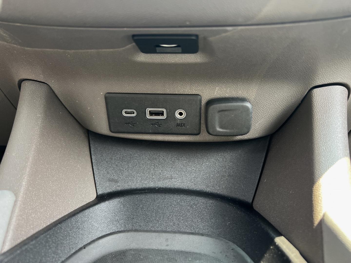 2020 WHITE /Gray Cloth Chevrolet Malibu LS (1G1ZC5ST6LF) with an 1.5L 4 Cyl. engine, Automatic transmission, located at 2990 Old Orchard Rd., Jackson, MO, 63755, 37.354214, -89.612106 - 2020 Chevrolet Malibu LS 1-Owner 113xxx miles Front Wheel Drive 1.5L 4 Cyl. Automatic Backup Camera Bluetooth Cruise Power Windows/Locks/Mirrors We have financing available and we accept trades! Fill out a credit application on our website or come by today! If you have any questions, give - Photo#25