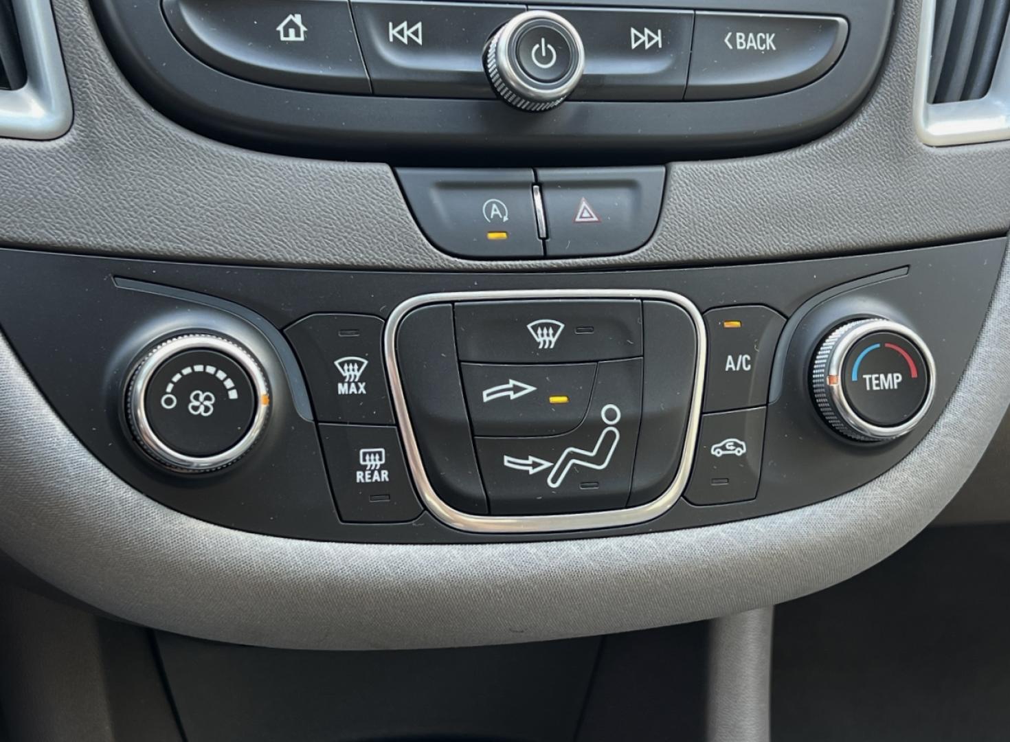 2020 WHITE /Gray Cloth Chevrolet Malibu LS (1G1ZC5ST2LF) with an 1.5L 4 Cyl. engine, Automatic transmission, located at 2990 Old Orchard Rd., Jackson, MO, 63755, 37.354214, -89.612106 - 2020 Chevrolet Malibu LS 1-Owner 117xxx miles Front Wheel Drive 1.5L 4 Cyl. Automatic Backup Camera Bluetooth Cruise Power Windows/Locks/Mirrors We have financing available and we accept trades! Fill out a credit application on our website or come by today! If you have any questions, give - Photo#25