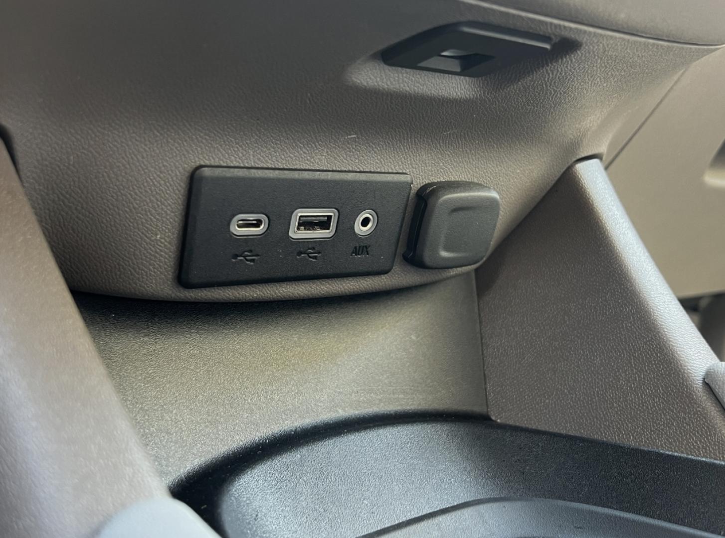 2020 WHITE /Gray Cloth Chevrolet Malibu LS (1G1ZC5ST2LF) with an 1.5L 4 Cyl. engine, Automatic transmission, located at 2990 Old Orchard Rd., Jackson, MO, 63755, 37.354214, -89.612106 - 2020 Chevrolet Malibu LS 1-Owner 117xxx miles Front Wheel Drive 1.5L 4 Cyl. Automatic Backup Camera Bluetooth Cruise Power Windows/Locks/Mirrors We have financing available and we accept trades! Fill out a credit application on our website or come by today! If you have any questions, give - Photo#26