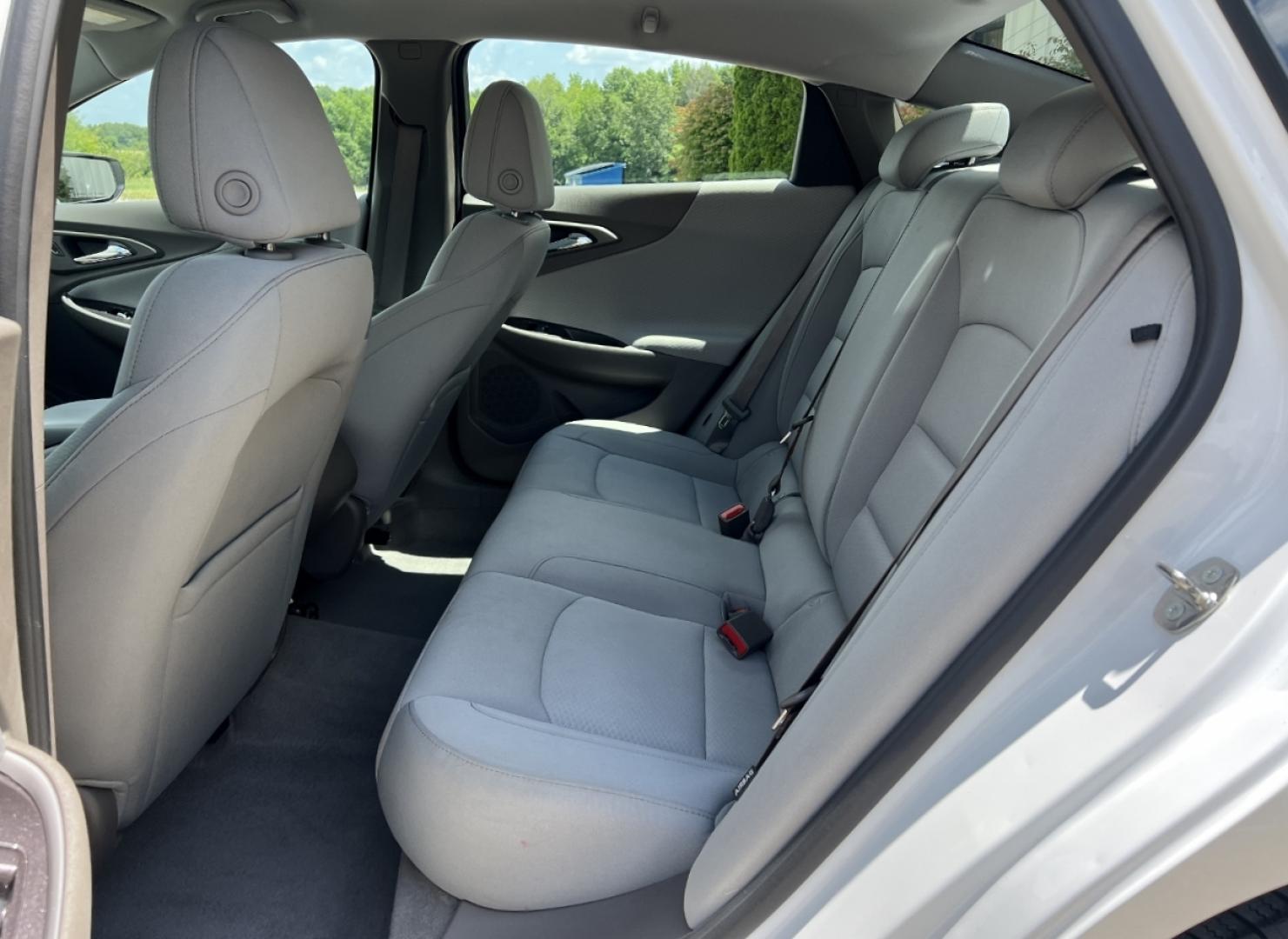 2020 WHITE /Gray Cloth Chevrolet Malibu LS (1G1ZC5ST2LF) with an 1.5L 4 Cyl. engine, Automatic transmission, located at 2990 Old Orchard Rd., Jackson, MO, 63755, 37.354214, -89.612106 - 2020 Chevrolet Malibu LS 1-Owner 117xxx miles Front Wheel Drive 1.5L 4 Cyl. Automatic Backup Camera Bluetooth Cruise Power Windows/Locks/Mirrors We have financing available and we accept trades! Fill out a credit application on our website or come by today! If you have any questions, give - Photo#14
