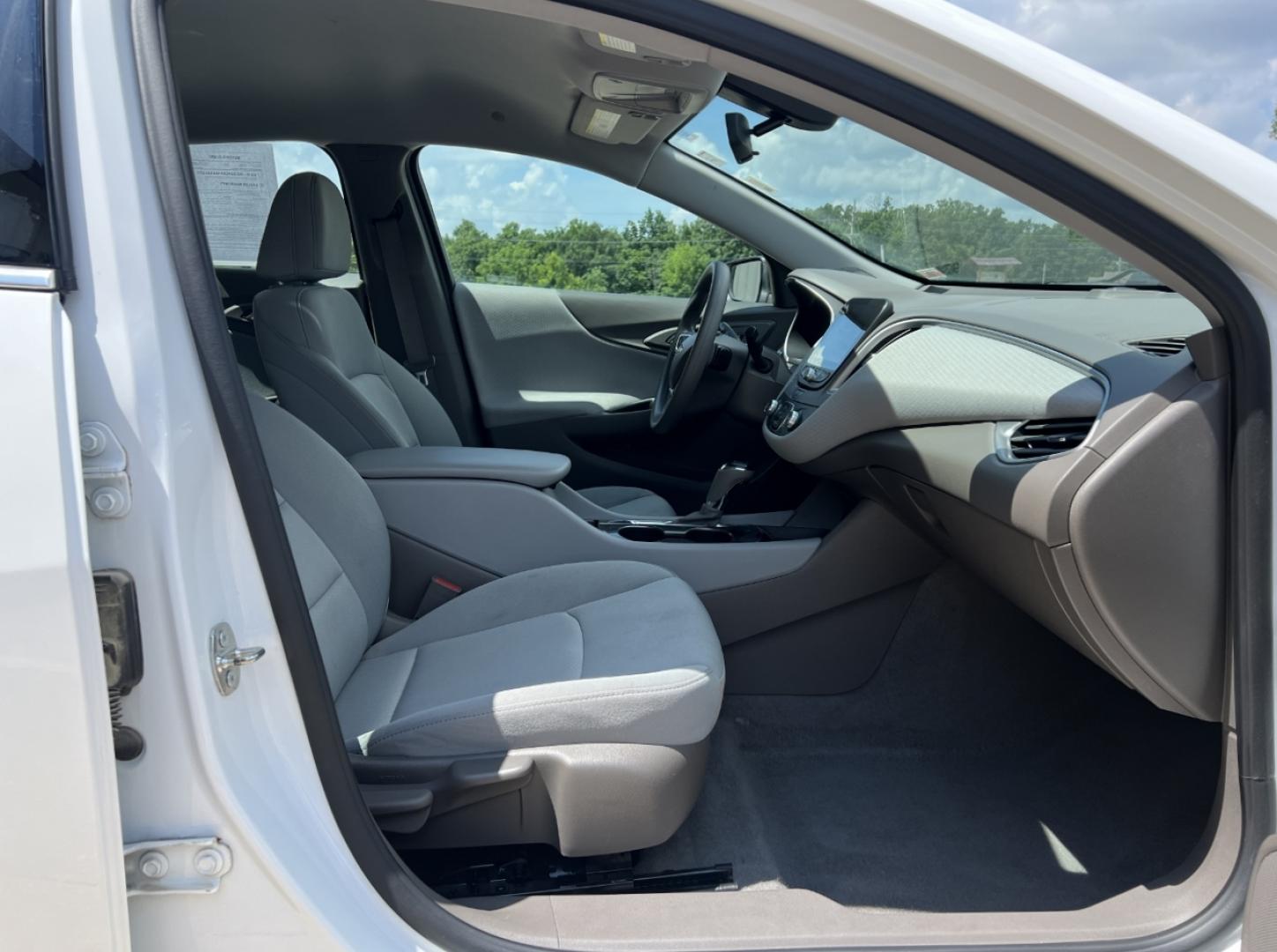 2020 WHITE /Gray Cloth Chevrolet Malibu LS (1G1ZC5ST2LF) with an 1.5L 4 Cyl. engine, Automatic transmission, located at 2990 Old Orchard Rd., Jackson, MO, 63755, 37.354214, -89.612106 - 2020 Chevrolet Malibu LS 1-Owner 117xxx miles Front Wheel Drive 1.5L 4 Cyl. Automatic Backup Camera Bluetooth Cruise Power Windows/Locks/Mirrors We have financing available and we accept trades! Fill out a credit application on our website or come by today! If you have any questions, give - Photo#13