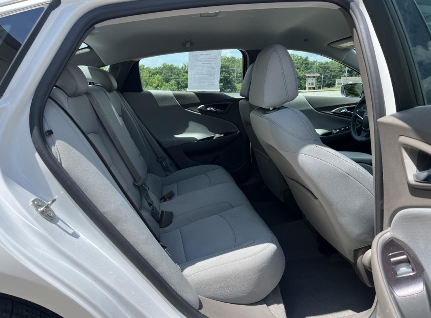 2020 WHITE /Gray Cloth Chevrolet Malibu LS (1G1ZC5ST2LF) with an 1.5L 4 Cyl. engine, Automatic transmission, located at 2990 Old Orchard Rd., Jackson, MO, 63755, 37.354214, -89.612106 - 2020 Chevrolet Malibu LS 1-Owner 117xxx miles Front Wheel Drive 1.5L 4 Cyl. Automatic Backup Camera Bluetooth Cruise Power Windows/Locks/Mirrors We have financing available and we accept trades! Fill out a credit application on our website or come by today! If you have any questions, give - Photo#15