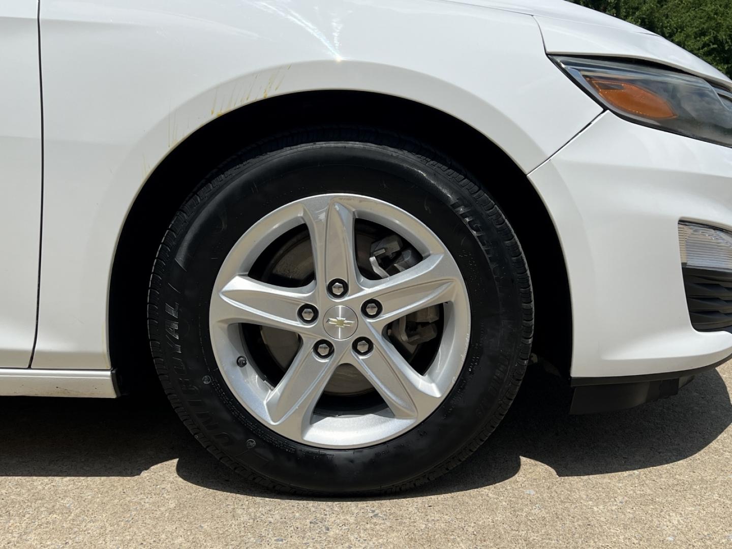 2020 WHITE /Gray Cloth Chevrolet Malibu LS (1G1ZC5ST2LF) with an 1.5L 4 Cyl. engine, Automatic transmission, located at 2990 Old Orchard Rd., Jackson, MO, 63755, 37.354214, -89.612106 - 2020 Chevrolet Malibu LS 1-Owner 117xxx miles Front Wheel Drive 1.5L 4 Cyl. Automatic Backup Camera Bluetooth Cruise Power Windows/Locks/Mirrors We have financing available and we accept trades! Fill out a credit application on our website or come by today! If you have any questions, give - Photo#38
