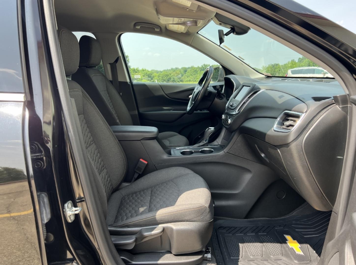 2020 BLACK /Black Cloth Chevrolet Equinox LT AWD (2GNAXTEV6L6) with an 1.5L 4 Cyl. Turbo engine, Automatic transmission, located at 2990 Old Orchard Rd., Jackson, MO, 63755, 37.354214, -89.612106 - 2020 Chevrolet Equinox LT 79xxx miles All Wheel Drive 1.5L 4 Cyl. Automatic Backup Camera Power Driver Seat Heated Seats Bluetooth Remote Start Cruise Power Windows/Locks/Mirrors We have financing available and we accept trades! Fill out a credit application on our website or come by tod - Photo#17
