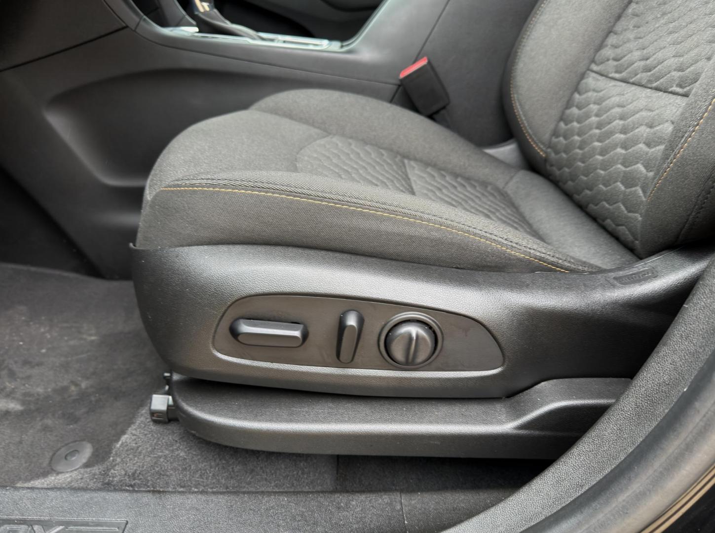 2020 BLACK /Gray Chevrolet Equinox LT AWD (2GNAXTEV6L6) with an 1.5L 4 Cyl. Turbo engine, Automatic transmission, located at 2990 Old Orchard Rd., Jackson, MO, 63755, 37.354214, -89.612106 - 2020 Chevrolet Equinox LT 80xxx miles All Wheel Drive 1.5L 4 Cyl. Automatic Backup Camera Power Driver Seat Heated Seats Bluetooth Remote Start Cruise Power Windows/Locks/Mirrors We have financing available and we accept trades! Fill out a credit application on our website or come by tod - Photo#5