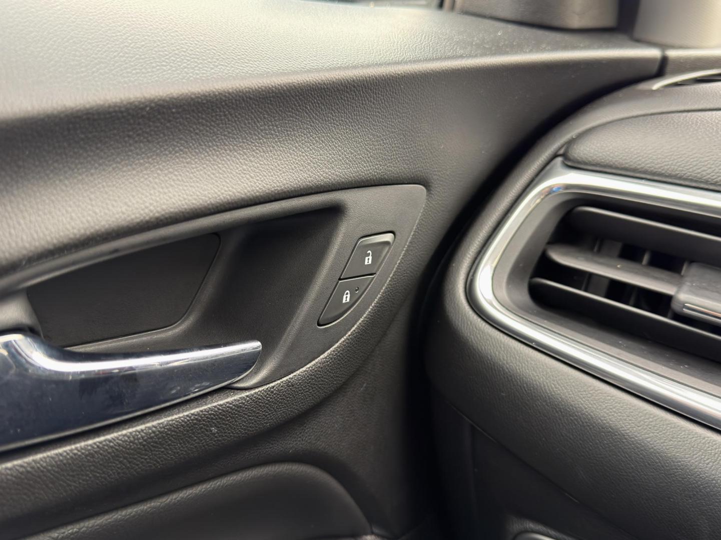 2020 BLACK /Gray Chevrolet Equinox LT AWD (2GNAXTEV6L6) with an 1.5L 4 Cyl. Turbo engine, Automatic transmission, located at 2990 Old Orchard Rd., Jackson, MO, 63755, 37.354214, -89.612106 - 2020 Chevrolet Equinox LT 80xxx miles All Wheel Drive 1.5L 4 Cyl. Automatic Backup Camera Power Driver Seat Heated Seats Bluetooth Remote Start Cruise Power Windows/Locks/Mirrors We have financing available and we accept trades! Fill out a credit application on our website or come by tod - Photo#34