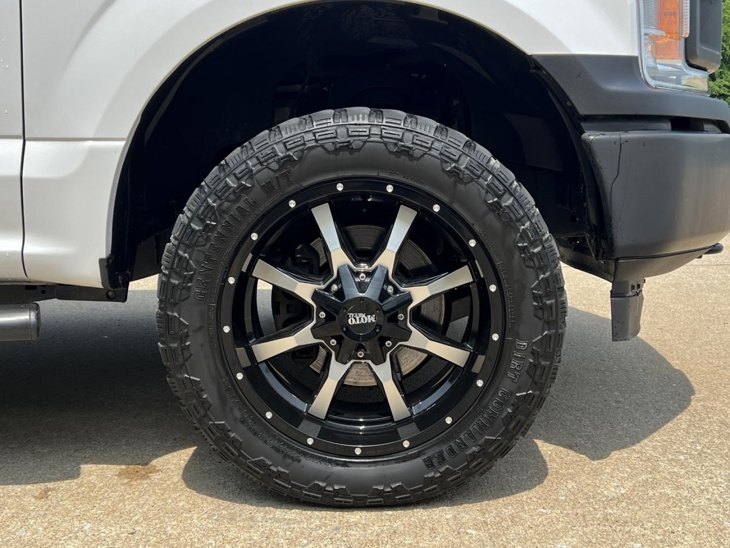 2018 WHITE /Gray Vinyl Ford F-150 XL (1FTFX1E50JK) with an 5.0L V8 engine, Automatic transmission, located at 2990 Old Orchard Rd., Jackson, MO, 63755, 37.354214, -89.612106 - 2018 Ford F-150 XL 160xxx miles 4x4 5.0L V8 Automatic Backup Camera Bluetooth Cruise Power Windows/Locks/Mirrors We have financing available and we accept trades! Fill out a credit application on our website or come by today! If you have any questions, give us a call at (573) 204-7777 or v - Photo#37