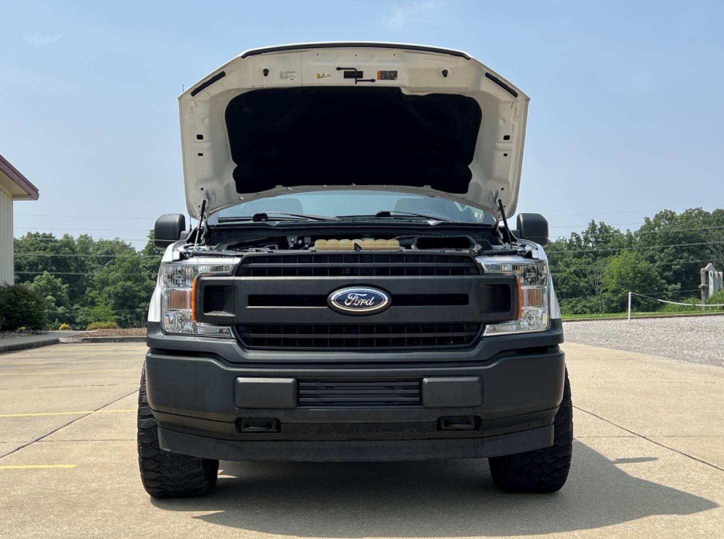2018 WHITE /Gray Vinyl Ford F-150 XL (1FTFX1E50JK) with an 5.0L V8 engine, Automatic transmission, located at 2990 Old Orchard Rd., Jackson, MO, 63755, 37.354214, -89.612106 - 2018 Ford F-150 XL 160xxx miles 4x4 5.0L V8 Automatic Backup Camera Bluetooth Cruise Power Windows/Locks/Mirrors We have financing available and we accept trades! Fill out a credit application on our website or come by today! If you have any questions, give us a call at (573) 204-7777 or v - Photo#31