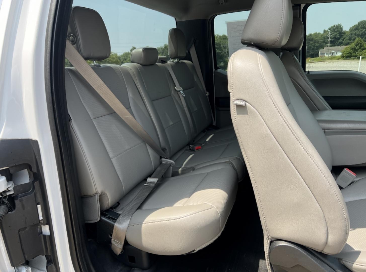 2018 WHITE /Gray Vinyl Ford F-150 XL (1FTFX1E50JK) with an 5.0L V8 engine, Automatic transmission, located at 2990 Old Orchard Rd., Jackson, MO, 63755, 37.354214, -89.612106 - 2018 Ford F-150 XL 160xxx miles 4x4 5.0L V8 Automatic Backup Camera Bluetooth Cruise Power Windows/Locks/Mirrors We have financing available and we accept trades! Fill out a credit application on our website or come by today! If you have any questions, give us a call at (573) 204-7777 or v - Photo#17