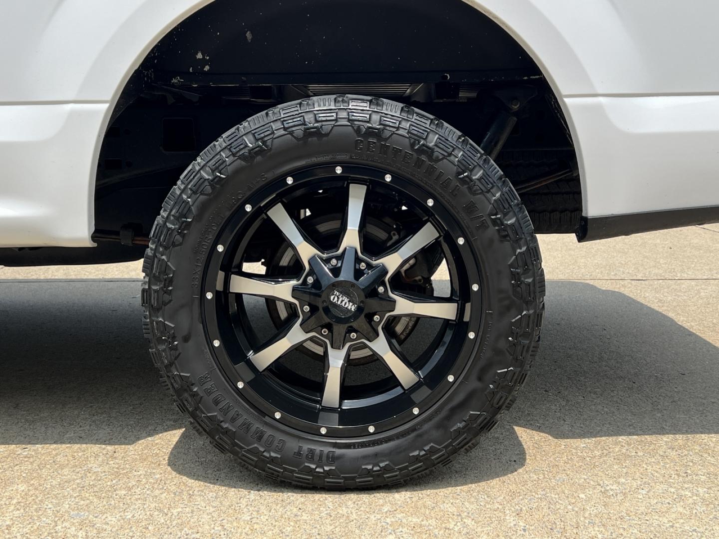 2018 WHITE /Gray Vinyl Ford F-150 XL (1FTFX1E50JK) with an 5.0L V8 engine, Automatic transmission, located at 2990 Old Orchard Rd., Jackson, MO, 63755, 37.354214, -89.612106 - 2018 Ford F-150 XL 160xxx miles 4x4 5.0L V8 Automatic Backup Camera Bluetooth Cruise Power Windows/Locks/Mirrors We have financing available and we accept trades! Fill out a credit application on our website or come by today! If you have any questions, give us a call at (573) 204-7777 or v - Photo#35