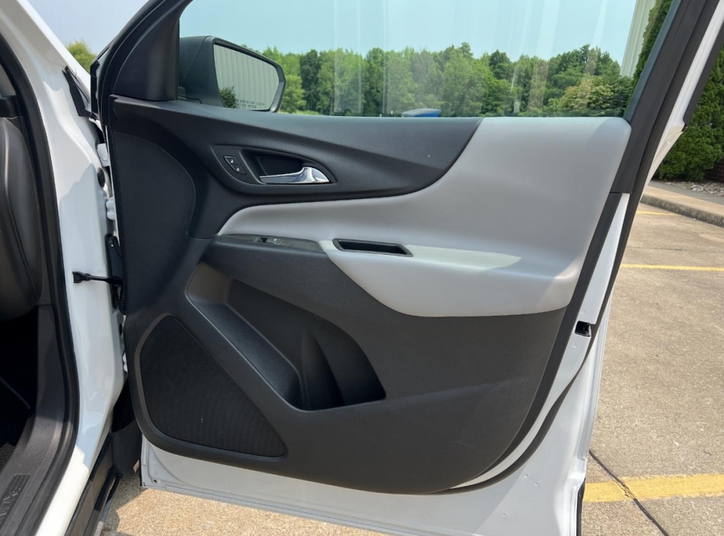 2020 WHITE /Gray Cloth Chevrolet Equinox LS 1.5 AWD (3GNAXSEV5LS) with an 1.5L 4 Cyl. Turbo engine, Automatic transmission, located at 2990 Old Orchard Rd., Jackson, MO, 63755, 37.354214, -89.612106 - 2020 Chevrolet Equinox LS 1-Owner 93xxx miles All Wheel Drive 1.5L 4 Cyl. Automatic Backup Camera Power Driver Seat Bluetooth Cruise Power Windows/Locks/Mirrors We have financing available and we accept trades! Fill out a credit application on our website or come by today! If you have an - Photo#14