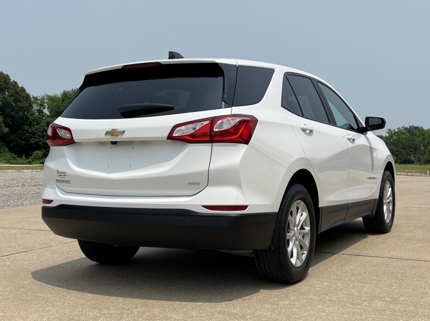 2020 WHITE /Gray Cloth Chevrolet Equinox LS 1.5 AWD (3GNAXSEV5LS) with an 1.5L 4 Cyl. Turbo engine, Automatic transmission, located at 2990 Old Orchard Rd., Jackson, MO, 63755, 37.354214, -89.612106 - 2020 Chevrolet Equinox LS 1-Owner 93xxx miles All Wheel Drive 1.5L 4 Cyl. Automatic Backup Camera Power Driver Seat Bluetooth Cruise Power Windows/Locks/Mirrors We have financing available and we accept trades! Fill out a credit application on our website or come by today! If you have an - Photo#8