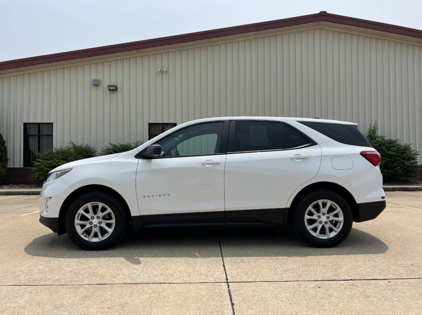 2020 WHITE /Gray Cloth Chevrolet Equinox LS 1.5 AWD (3GNAXSEV5LS) with an 1.5L 4 Cyl. Turbo engine, Automatic transmission, located at 2990 Old Orchard Rd., Jackson, MO, 63755, 37.354214, -89.612106 - 2020 Chevrolet Equinox LS 1-Owner 93xxx miles All Wheel Drive 1.5L 4 Cyl. Automatic Backup Camera Power Driver Seat Bluetooth Cruise Power Windows/Locks/Mirrors We have financing available and we accept trades! Fill out a credit application on our website or come by today! If you have an - Photo#6