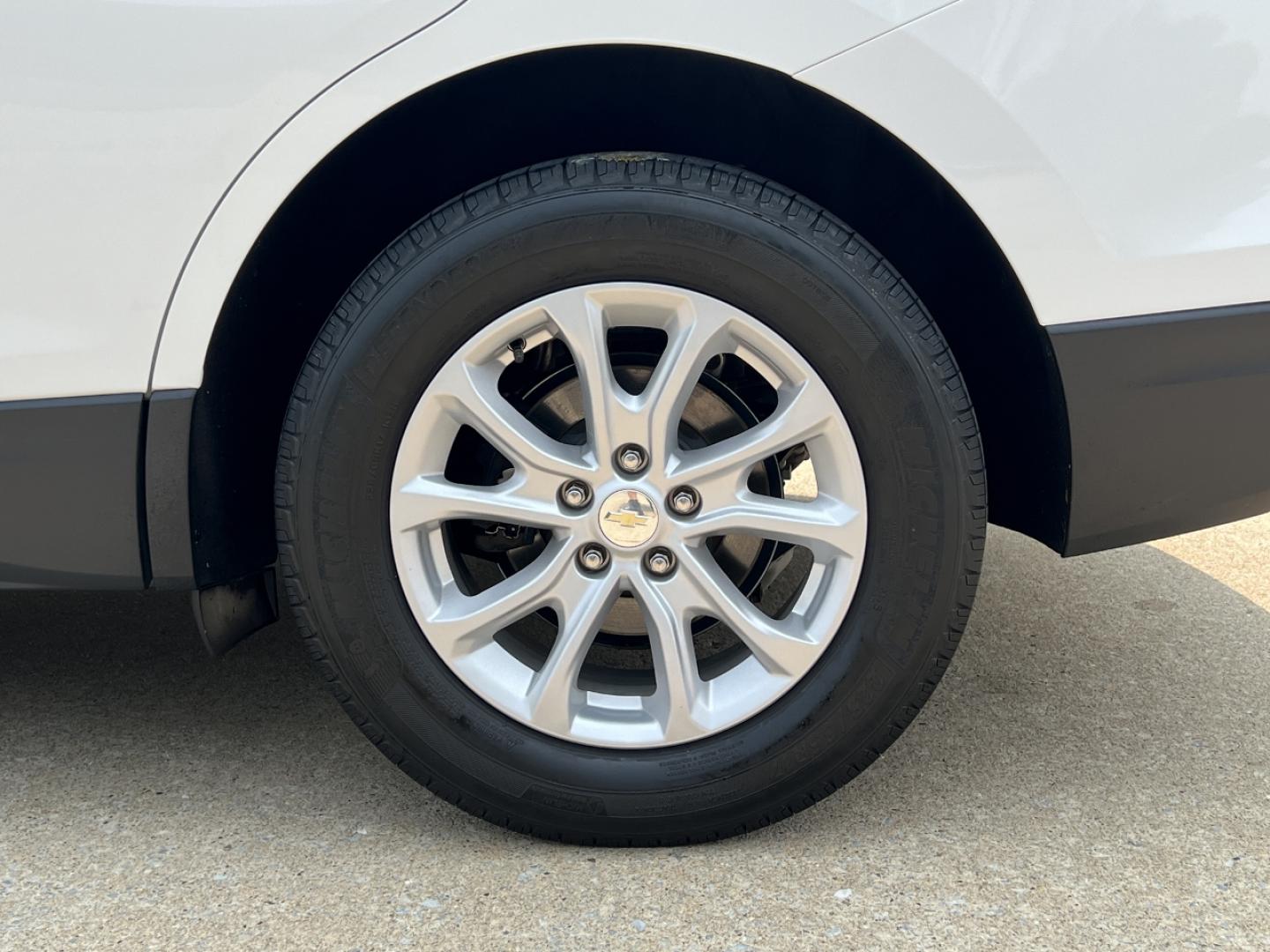 2020 WHITE /Gray Cloth Chevrolet Equinox LS 1.5 AWD (3GNAXSEV5LS) with an 1.5L 4 Cyl. Turbo engine, Automatic transmission, located at 2990 Old Orchard Rd., Jackson, MO, 63755, 37.354214, -89.612106 - 2020 Chevrolet Equinox LS 1-Owner 93xxx miles All Wheel Drive 1.5L 4 Cyl. Automatic Backup Camera Power Driver Seat Bluetooth Cruise Power Windows/Locks/Mirrors We have financing available and we accept trades! Fill out a credit application on our website or come by today! If you have an - Photo#37