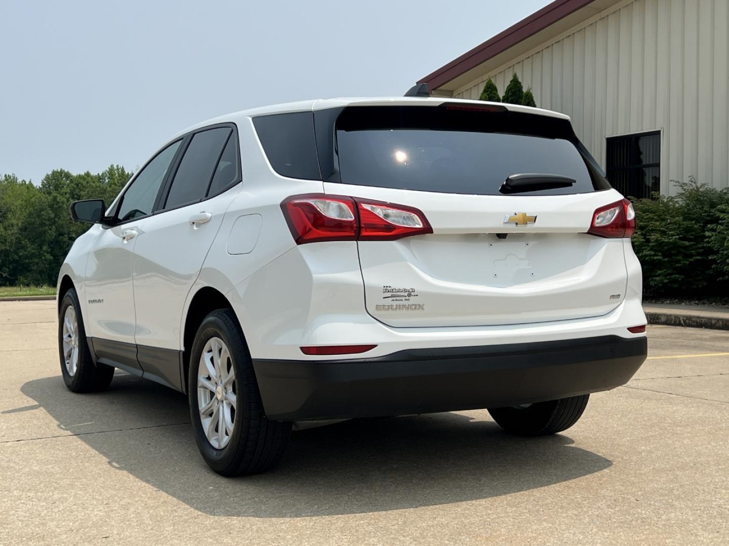 2020 WHITE /Gray Cloth Chevrolet Equinox LS 1.5 AWD (3GNAXSEV5LS) with an 1.5L 4 Cyl. Turbo engine, Automatic transmission, located at 2990 Old Orchard Rd., Jackson, MO, 63755, 37.354214, -89.612106 - 2020 Chevrolet Equinox LS 1-Owner 93xxx miles All Wheel Drive 1.5L 4 Cyl. Automatic Backup Camera Power Driver Seat Bluetooth Cruise Power Windows/Locks/Mirrors We have financing available and we accept trades! Fill out a credit application on our website or come by today! If you have an - Photo#9