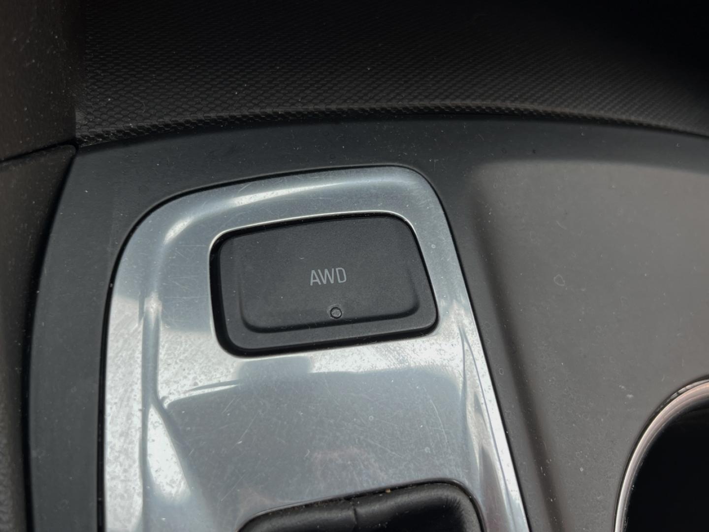 2020 WHITE /Gray Cloth Chevrolet Equinox LS 1.5 AWD (3GNAXSEV5LS) with an 1.5L 4 Cyl. Turbo engine, Automatic transmission, located at 2990 Old Orchard Rd., Jackson, MO, 63755, 37.354214, -89.612106 - 2020 Chevrolet Equinox LS 1-Owner 93xxx miles All Wheel Drive 1.5L 4 Cyl. Automatic Backup Camera Power Driver Seat Bluetooth Cruise Power Windows/Locks/Mirrors We have financing available and we accept trades! Fill out a credit application on our website or come by today! If you have an - Photo#2