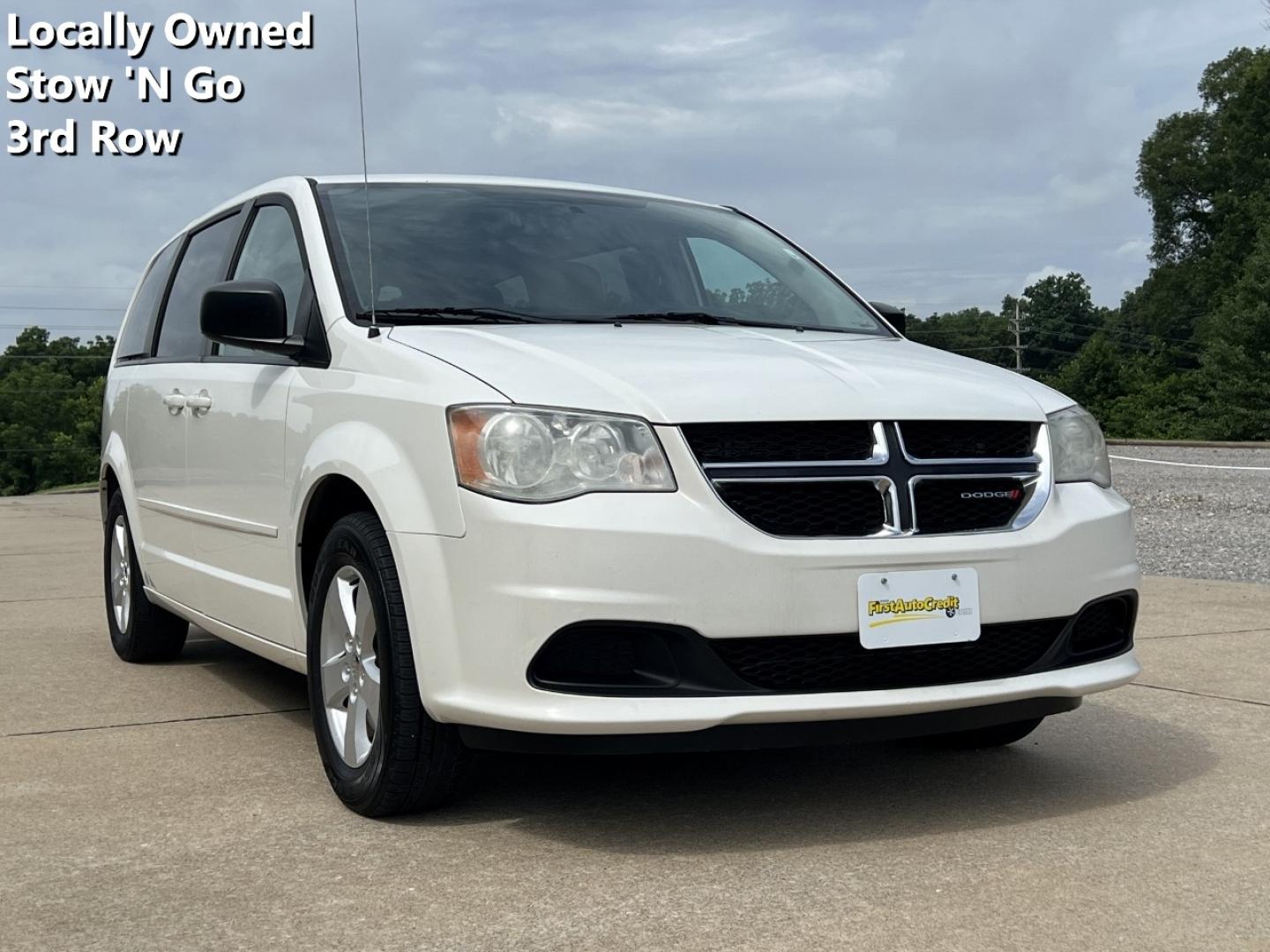 2013 WHITE /Gray Cloth Dodge Grand Caravan SE (2C4RDGBG9DR) with an 3.6L V6 engine, Automatic transmission, located at 2990 Old Orchard Rd., Jackson, MO, 63755, 37.354214, -89.612106 - 2013 Dodge Grand Caravan SE 173xxx miles Front Wheel Drive 3.6L V6 Automatic 3rd Row Stow 'N Go Cruise Power Windows/Locks/Mirrors We have financing available and we accept trades! Fill out a credit application on our website or come by today! If you have any questions, give us a call at ( - Photo#0