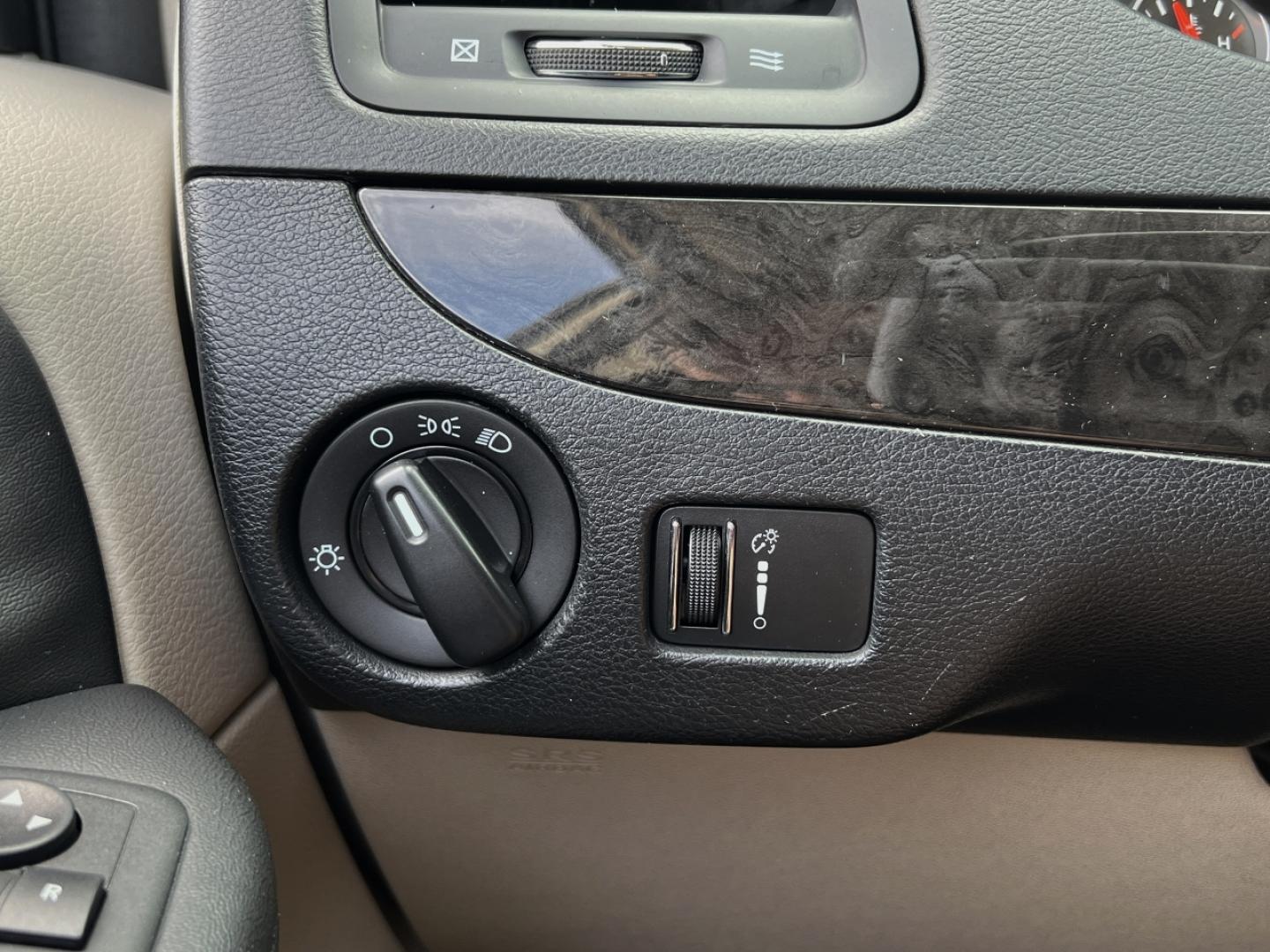 2013 WHITE /Gray Cloth Dodge Grand Caravan SE (2C4RDGBG9DR) with an 3.6L V6 engine, Automatic transmission, located at 2990 Old Orchard Rd., Jackson, MO, 63755, 37.354214, -89.612106 - 2013 Dodge Grand Caravan SE 173xxx miles Front Wheel Drive 3.6L V6 Automatic 3rd Row Stow 'N Go Cruise Power Windows/Locks/Mirrors We have financing available and we accept trades! Fill out a credit application on our website or come by today! If you have any questions, give us a call at ( - Photo#24