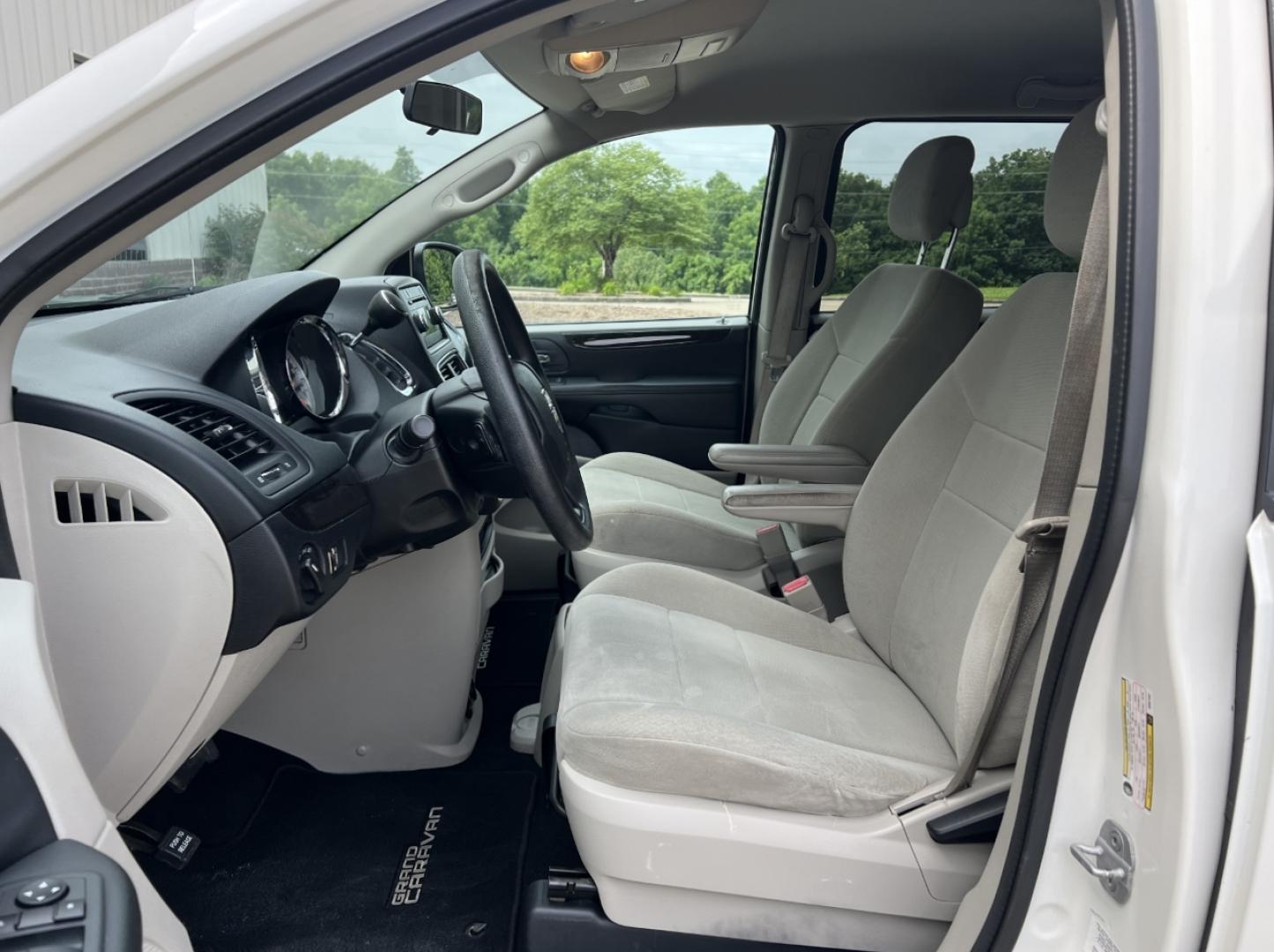 2013 WHITE /Gray Cloth Dodge Grand Caravan SE (2C4RDGBG9DR) with an 3.6L V6 engine, Automatic transmission, located at 2990 Old Orchard Rd., Jackson, MO, 63755, 37.354214, -89.612106 - 2013 Dodge Grand Caravan SE 173xxx miles Front Wheel Drive 3.6L V6 Automatic 3rd Row Stow 'N Go Cruise Power Windows/Locks/Mirrors We have financing available and we accept trades! Fill out a credit application on our website or come by today! If you have any questions, give us a call at ( - Photo#10