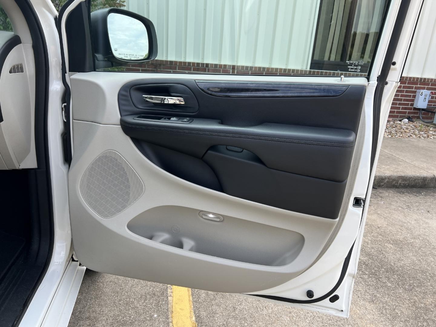 2013 WHITE /Gray Cloth Dodge Grand Caravan SE (2C4RDGBG9DR) with an 3.6L V6 engine, Automatic transmission, located at 2990 Old Orchard Rd., Jackson, MO, 63755, 37.354214, -89.612106 - 2013 Dodge Grand Caravan SE 173xxx miles Front Wheel Drive 3.6L V6 Automatic 3rd Row Stow 'N Go Cruise Power Windows/Locks/Mirrors We have financing available and we accept trades! Fill out a credit application on our website or come by today! If you have any questions, give us a call at ( - Photo#11