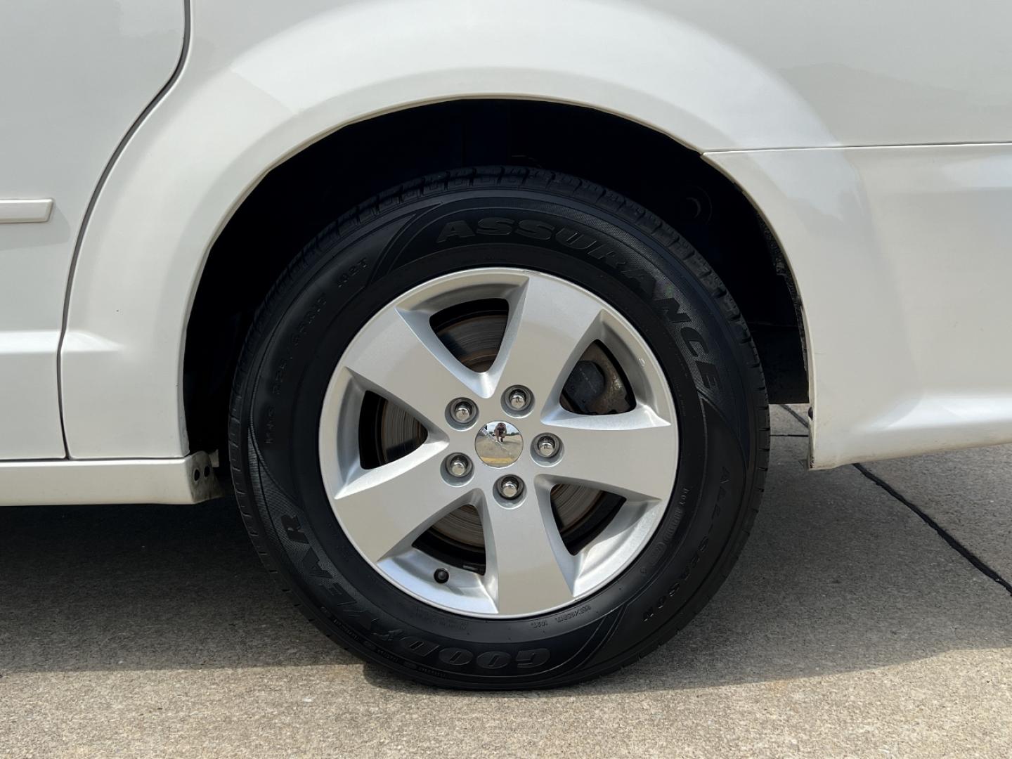 2013 WHITE /Gray Cloth Dodge Grand Caravan SE (2C4RDGBG9DR) with an 3.6L V6 engine, Automatic transmission, located at 2990 Old Orchard Rd., Jackson, MO, 63755, 37.354214, -89.612106 - 2013 Dodge Grand Caravan SE 173xxx miles Front Wheel Drive 3.6L V6 Automatic 3rd Row Stow 'N Go Cruise Power Windows/Locks/Mirrors We have financing available and we accept trades! Fill out a credit application on our website or come by today! If you have any questions, give us a call at ( - Photo#30