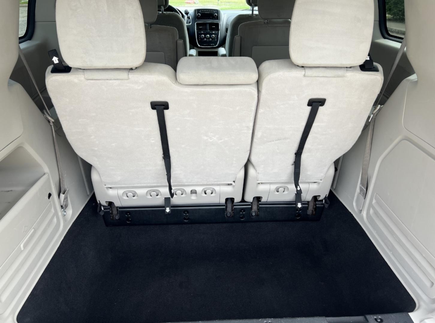 2013 WHITE /Gray Cloth Dodge Grand Caravan SE (2C4RDGBG9DR) with an 3.6L V6 engine, Automatic transmission, located at 2990 Old Orchard Rd., Jackson, MO, 63755, 37.354214, -89.612106 - 2013 Dodge Grand Caravan SE 173xxx miles Front Wheel Drive 3.6L V6 Automatic 3rd Row Stow 'N Go Cruise Power Windows/Locks/Mirrors We have financing available and we accept trades! Fill out a credit application on our website or come by today! If you have any questions, give us a call at ( - Photo#17