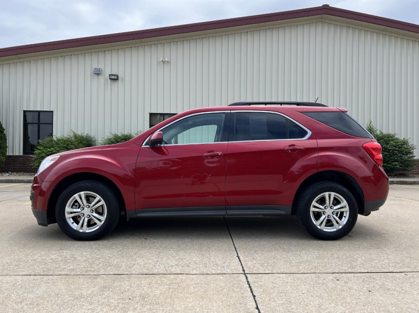 2015 RED /Tan Cloth Chevrolet Equinox 1LT 2WD (2GNALBEK6F1) with an 2.4L 4 Cyl. engine, Automatic transmission, located at 506 S. Kingshighway, Cape Girardeau, MO, 63703, (573) 235-5000, 37.294991, -89.553635 - 2015 Chevrolet Equinox LT 96xxx miles Front Wheel Drive 2.4L 4 Cyl. Automatic Backup Camera Bluetooth Cruise Power Windows/Locks/Mirrors We have financing available and we accept trades! Fill out a credit application on our website or come by today! If you have any questions, give us a cal - Photo#4